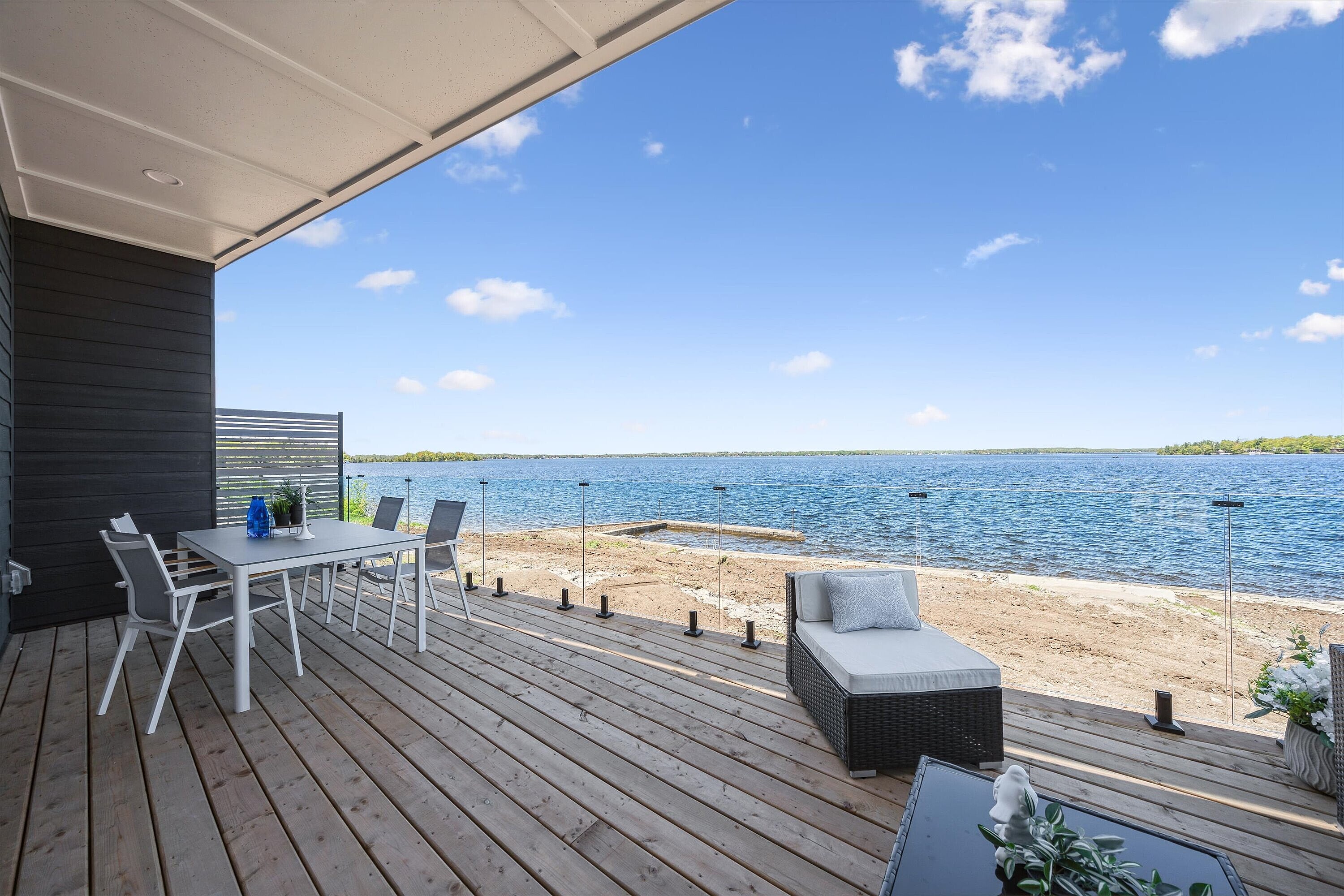  Luxury on Cameron Lake - 物件實景