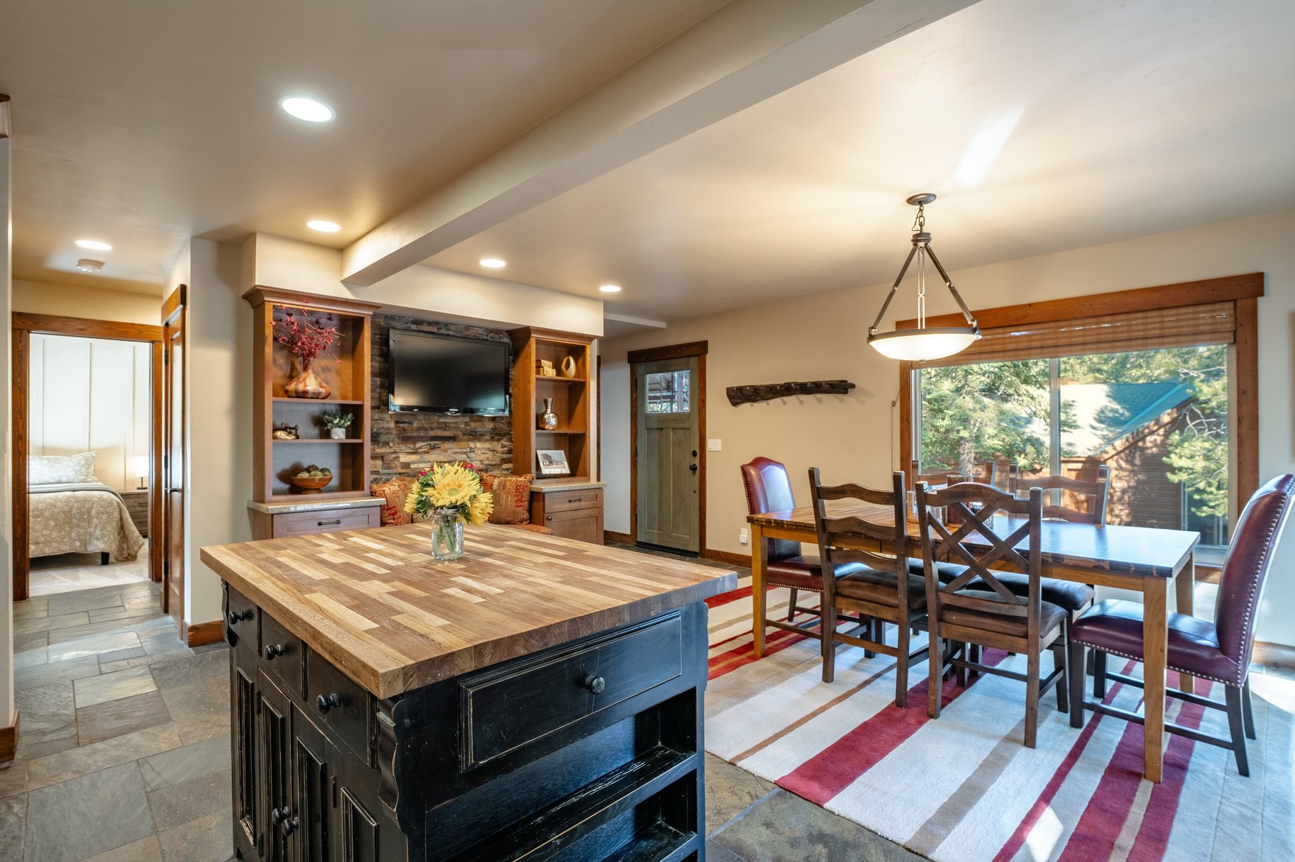  Updated Tahoe Donner retreat with a greenbelt setting - 物件實景