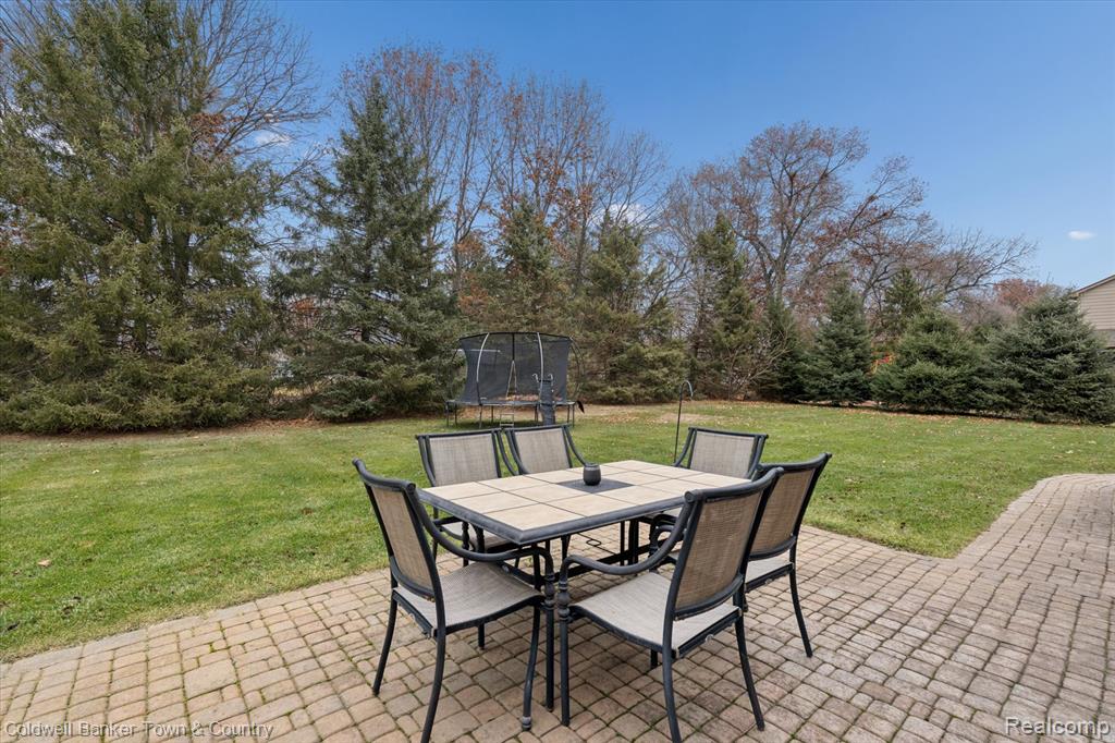 Highland, Michigan, 48357, United States, 4 Bedrooms Bedrooms, ,4 BathroomsBathrooms,Residential,For Sale,2003066