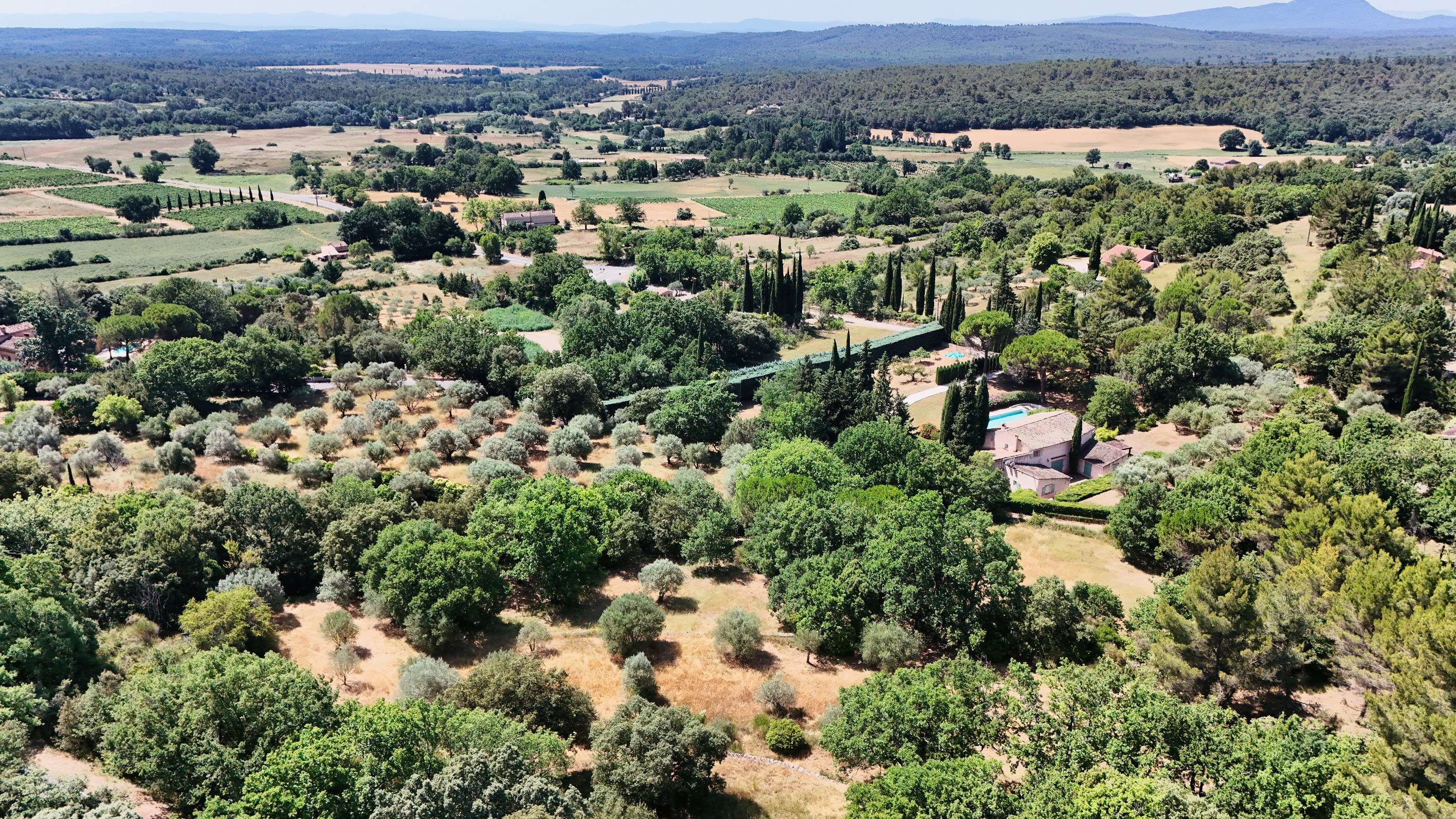  Exceptional Property with an olive grove and pool – Renovated 18th-Century Mill - 物件實景