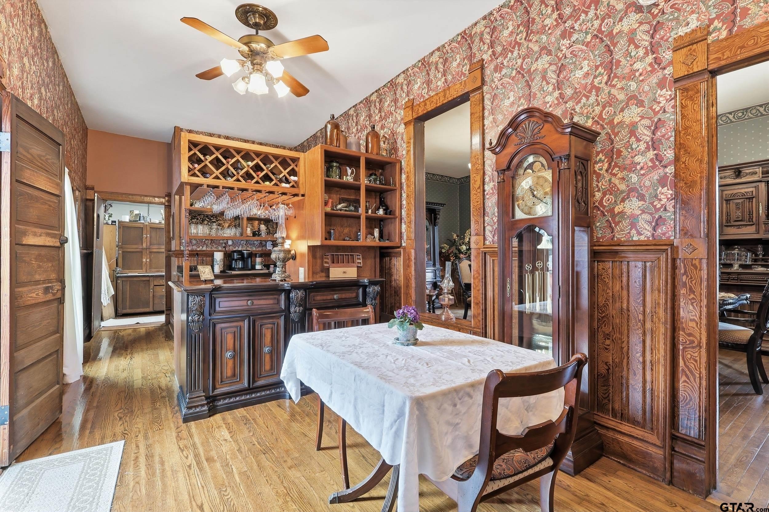 Pittsburg, Texas, 75686, United States, 6 Bedrooms Bedrooms, ,8 BathroomsBathrooms,Residential,For Sale,2005846