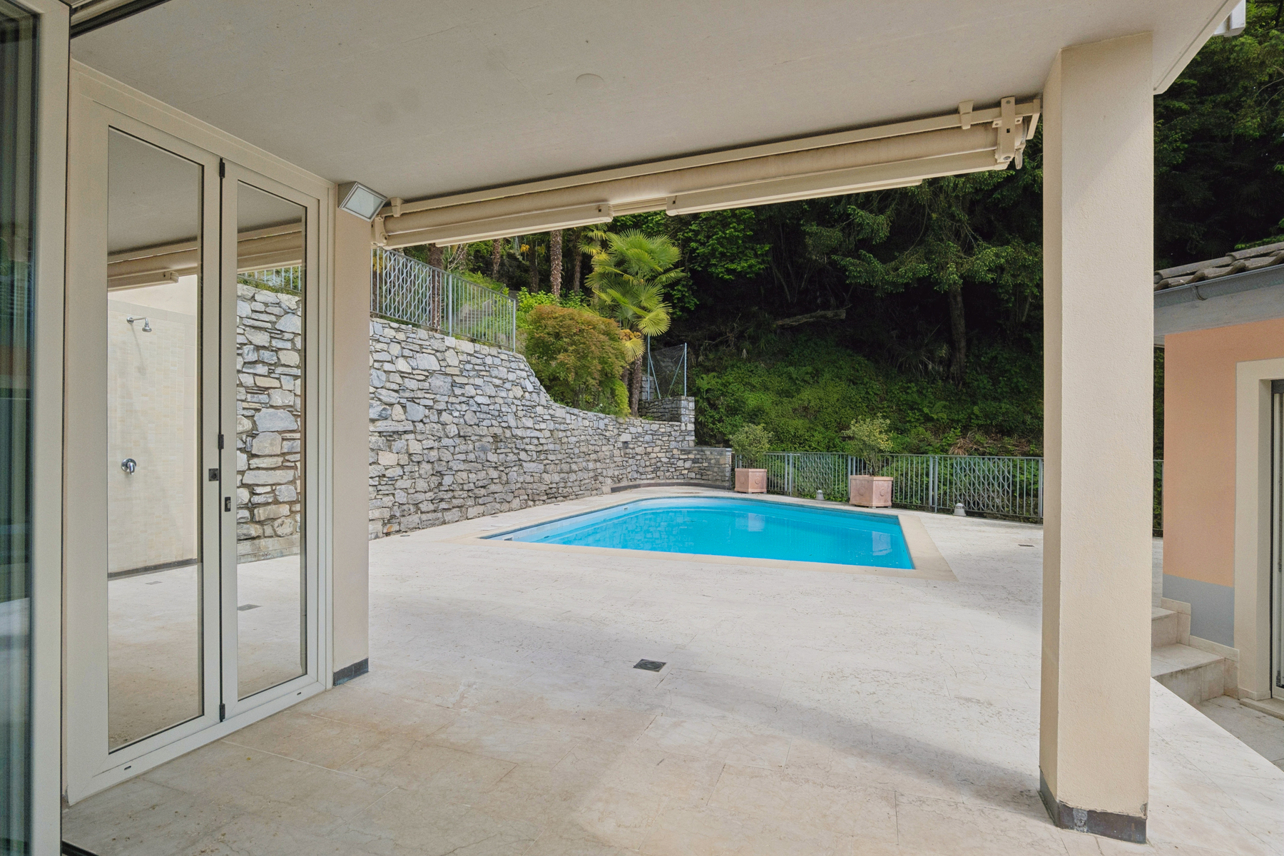  Diana Residence: Elegant penthouse with garden, pool and lake view - 物件實景