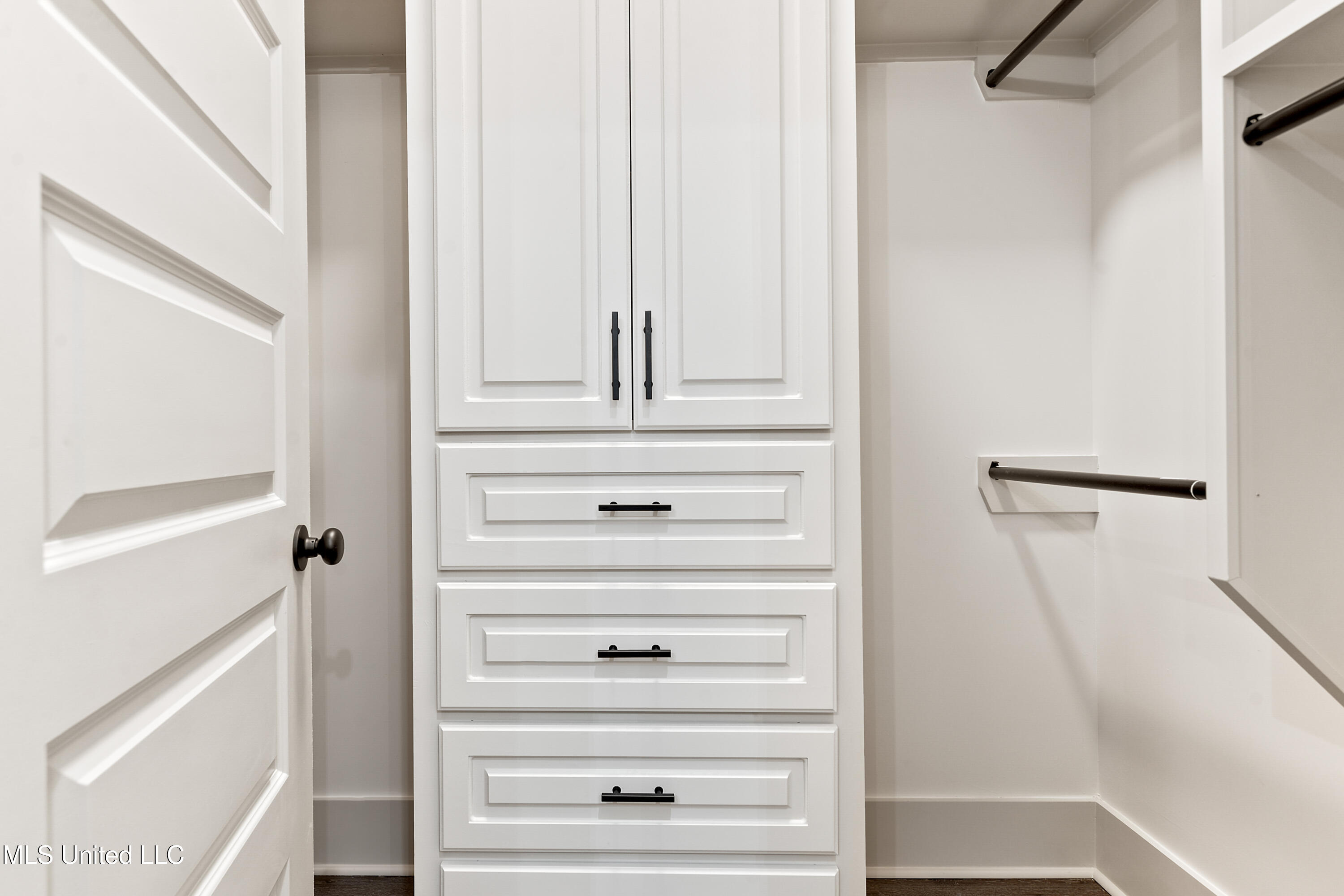 Pass Christian, Mississippi, 39571, United States, 4 Bedrooms Bedrooms, ,3 BathroomsBathrooms,Residential,For Sale,1966629