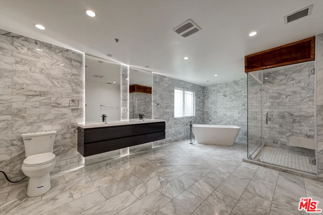 Beverly Hills, California, 90210, United States, 8 Bedrooms Bedrooms, ,3 BathroomsBathrooms,Residential,For Sale,1916732