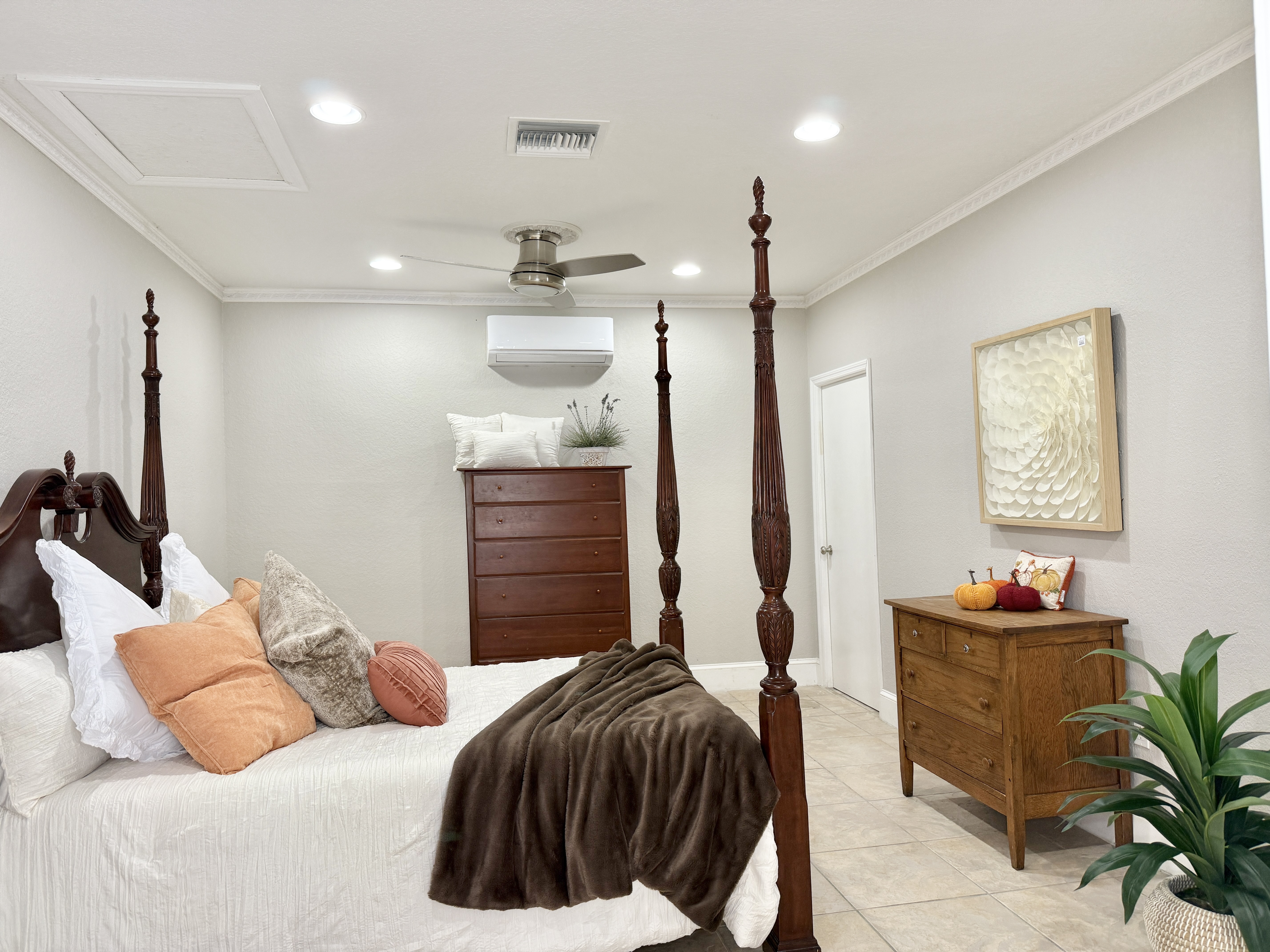 Temple Terrace, Florida, 33637, United States, 3 Bedrooms Bedrooms, ,4 BathroomsBathrooms,Residential,For Sale,1982268