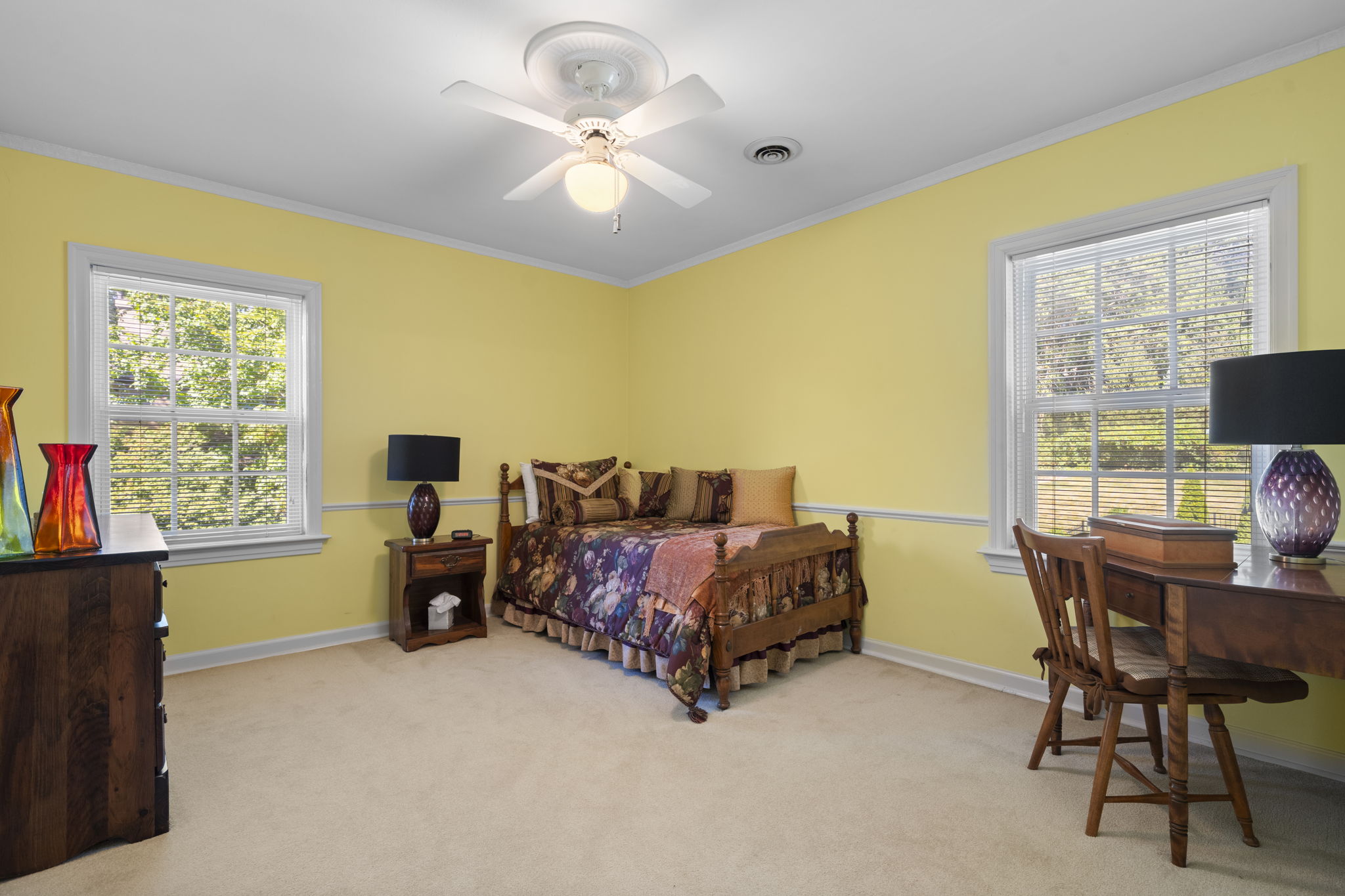  This classic Berkshire home offers curb appeal galore - 物件實景