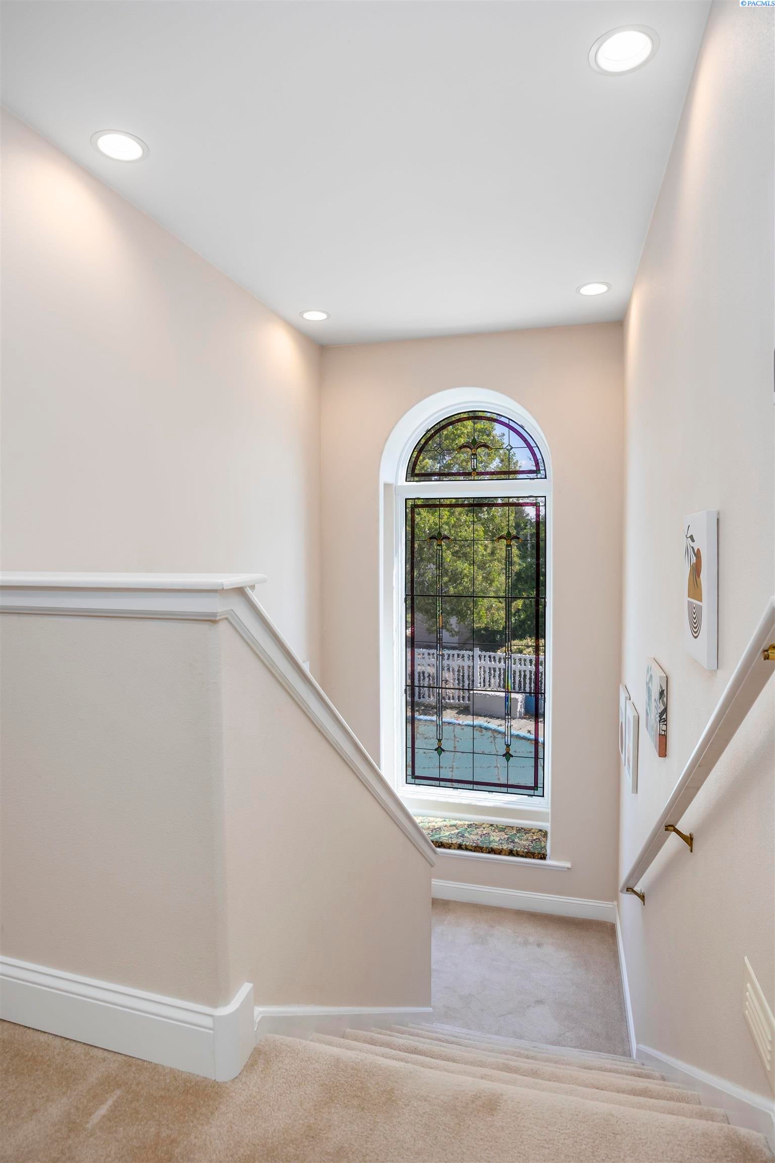 Pasco, Washington, 99301, United States, 3 Bedrooms Bedrooms, ,3 BathroomsBathrooms,Residential,For Sale,1979985