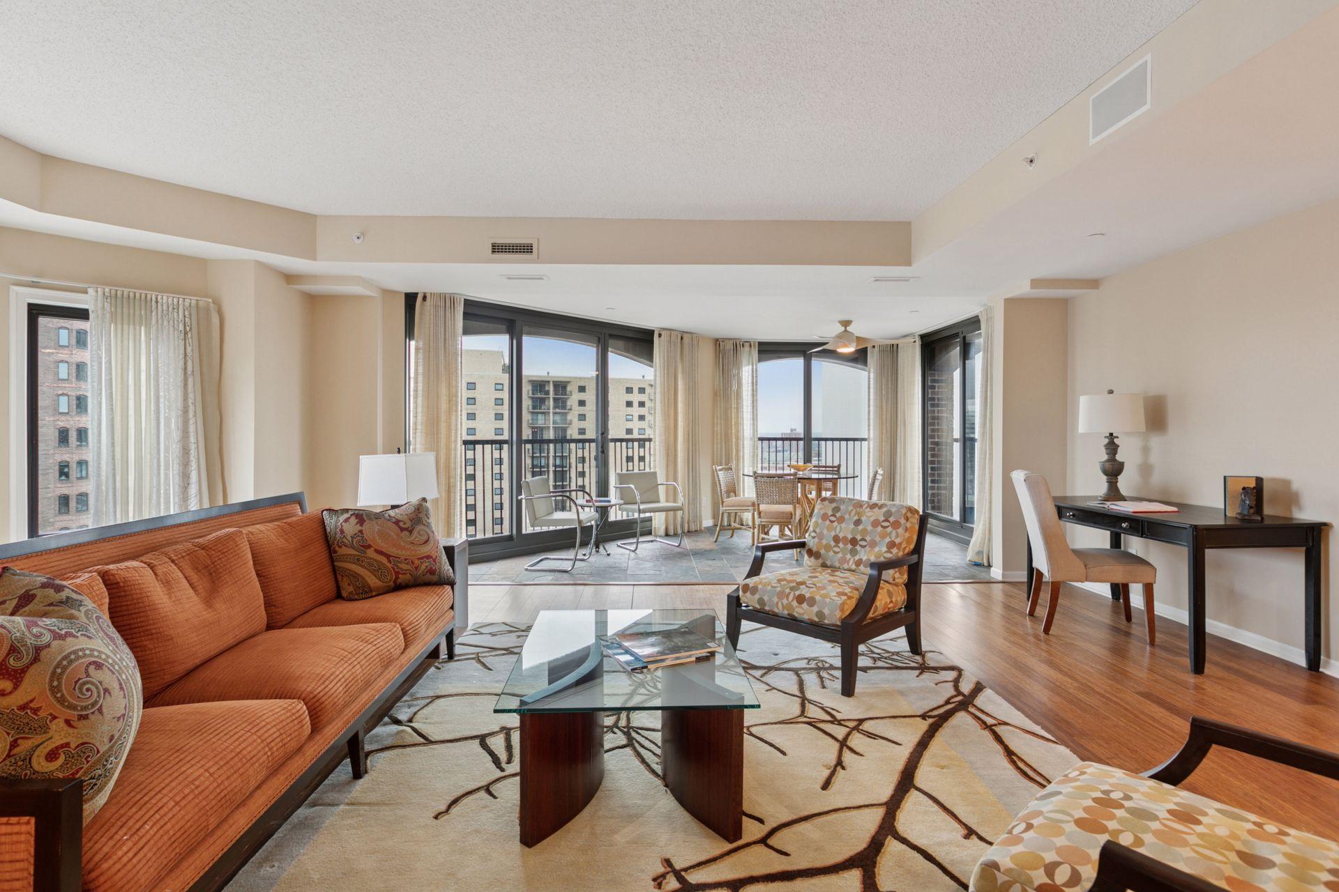 Minneapolis, Minnesota, 55403, United States, 2 Bedrooms Bedrooms, ,1 BathroomBathrooms,Residential,For Sale,1794027