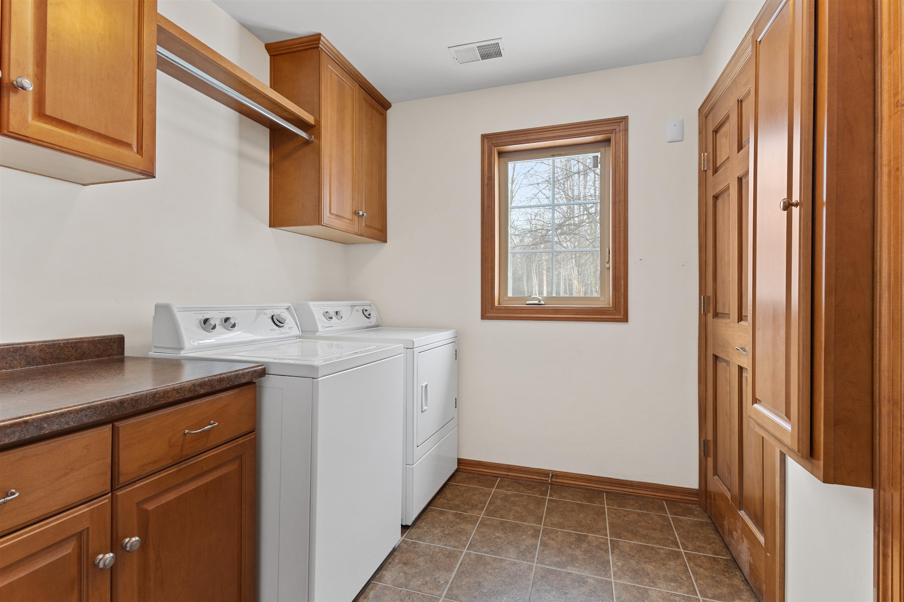 Oconto, Wisconsin, 54153, United States, 3 Bedrooms Bedrooms, ,3 BathroomsBathrooms,Residential,For Sale,2017329