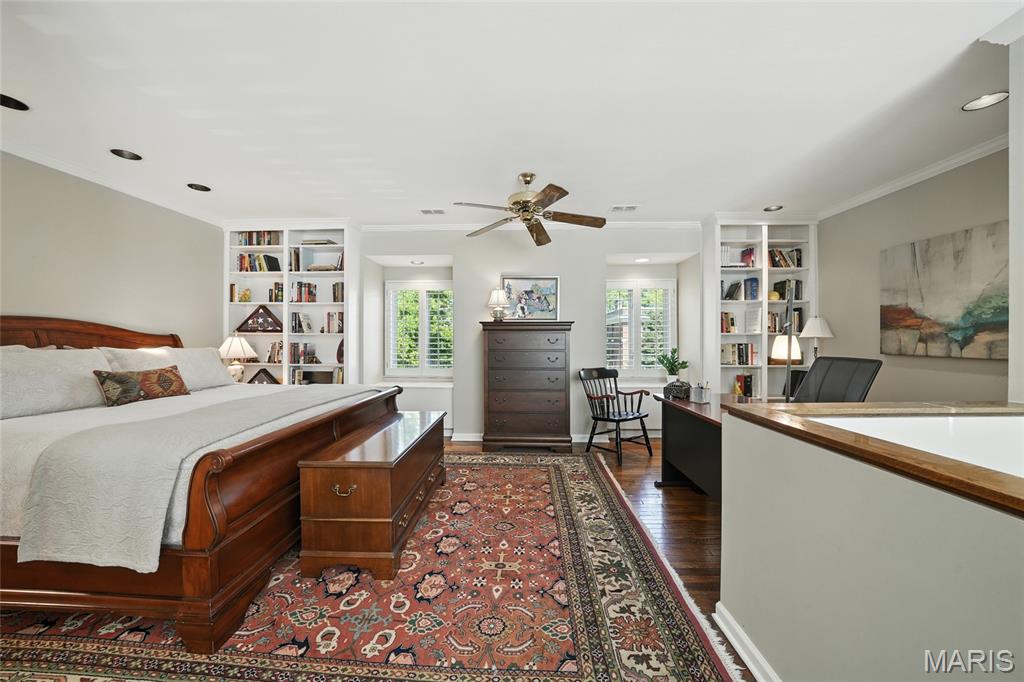 St Louis, Missouri, 63108, United States, 4 Bedrooms Bedrooms, ,5 BathroomsBathrooms,Residential,For Sale,1941664