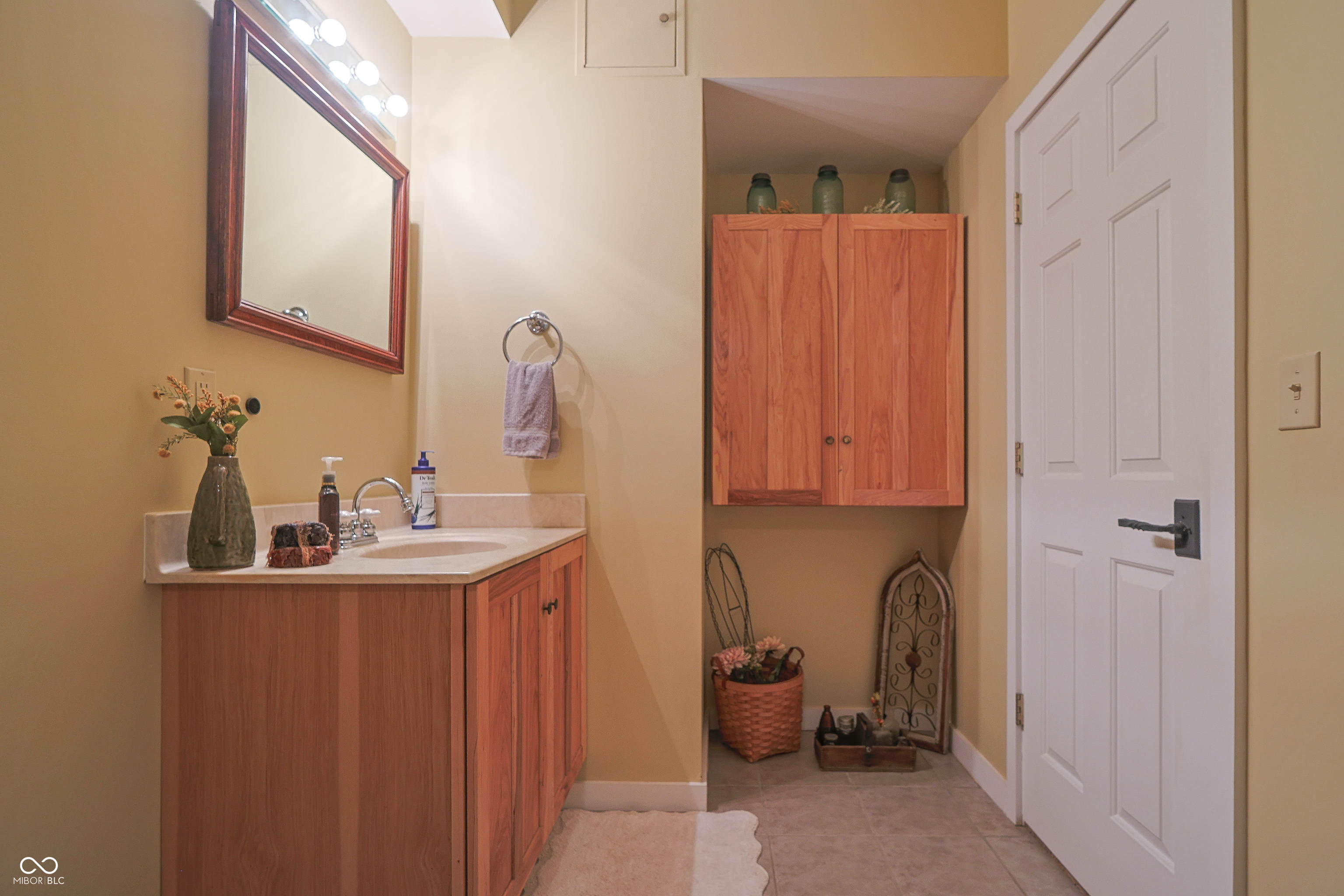 Nashville, Indiana, 47448, United States, 3 Bedrooms Bedrooms, ,4 BathroomsBathrooms,Residential,For Sale,1974172