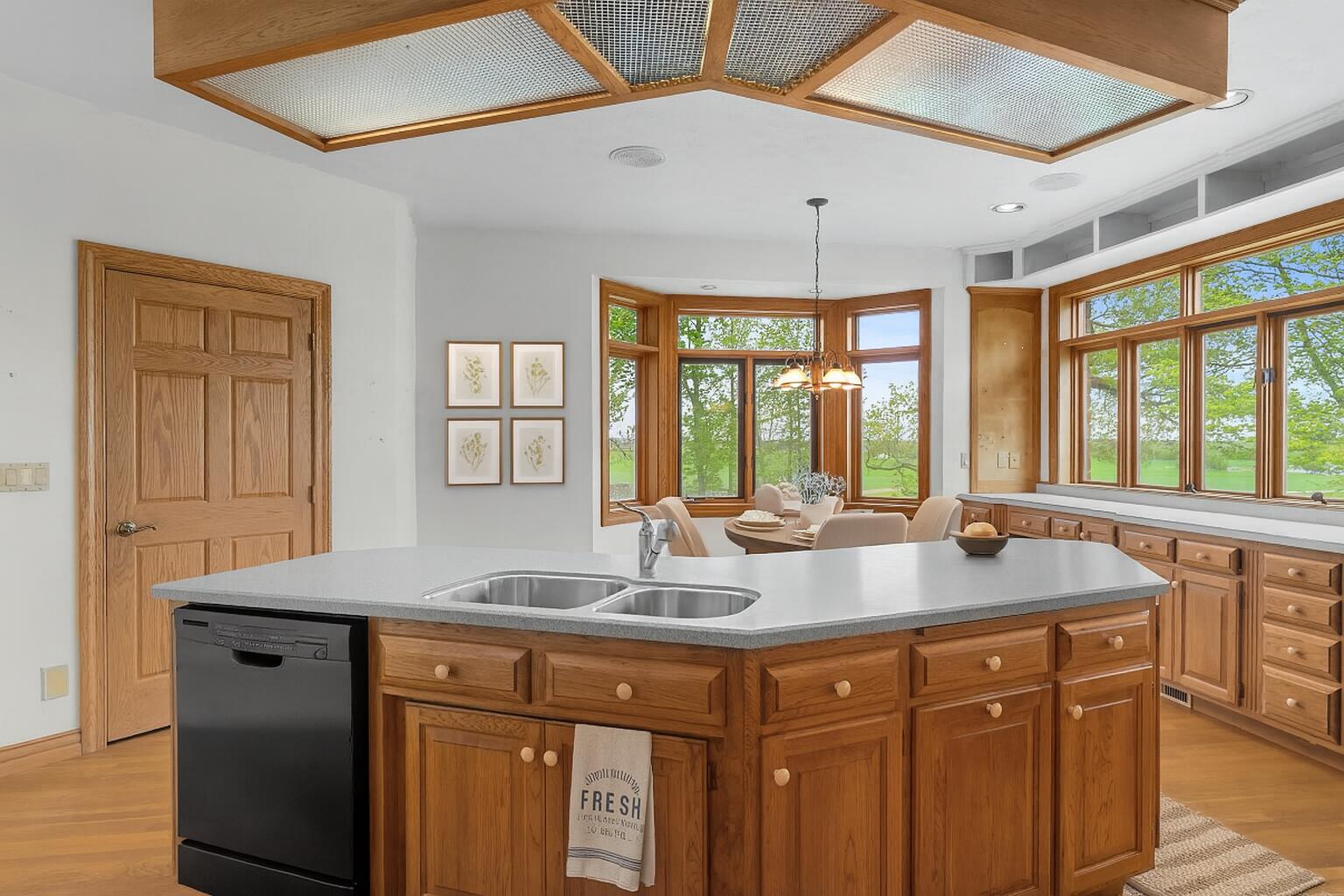 Eaton, Wisconsin, 54245, United States, 3 Bedrooms Bedrooms, ,4 BathroomsBathrooms,Residential,For Sale,1926569