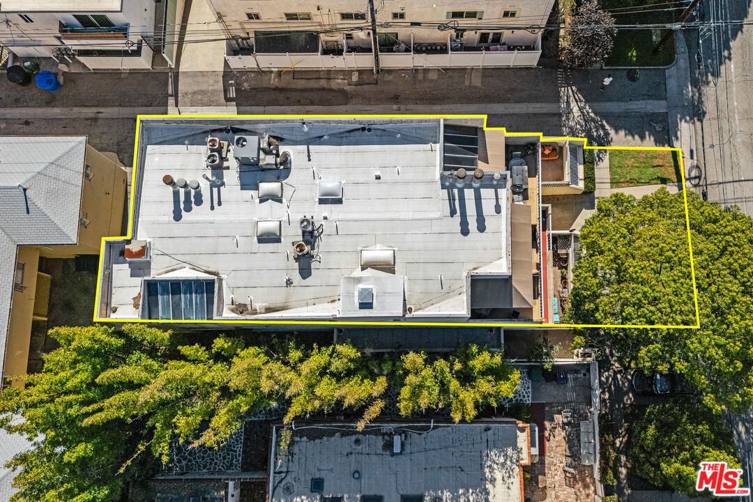 Santa Monica, California, 90403, United States, 2 Bedrooms Bedrooms, ,2 BathroomsBathrooms,Residential,For Sale,2003449