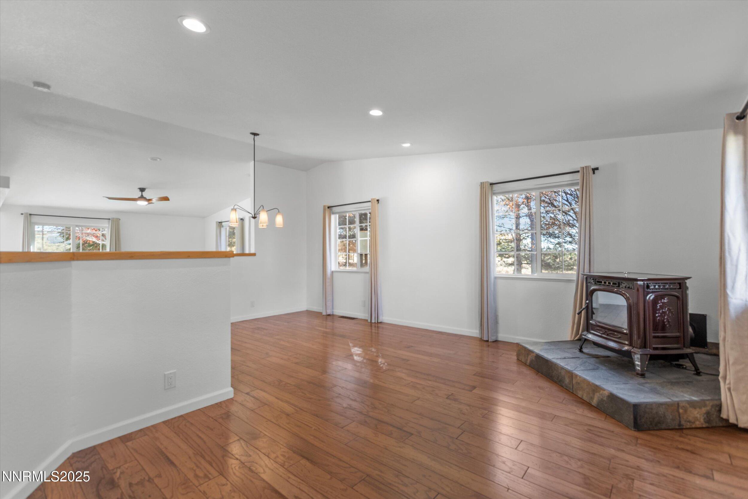 Sparks, Nevada, 89441, United States, 3 Bedrooms Bedrooms, ,2 BathroomsBathrooms,Residential,For Sale,1987470