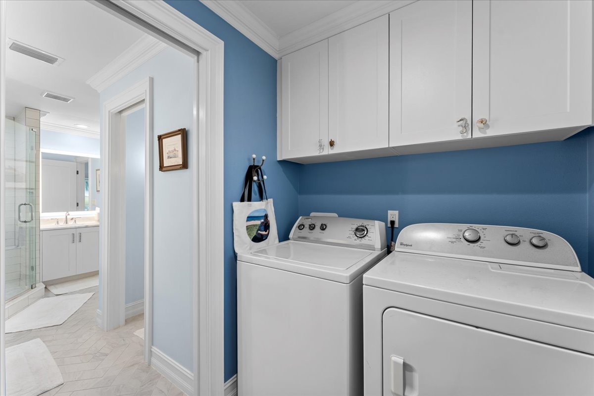Seminole, Florida, 33772, United States, 3 Bedrooms Bedrooms, ,2 BathroomsBathrooms,Residential,For Sale,2048345