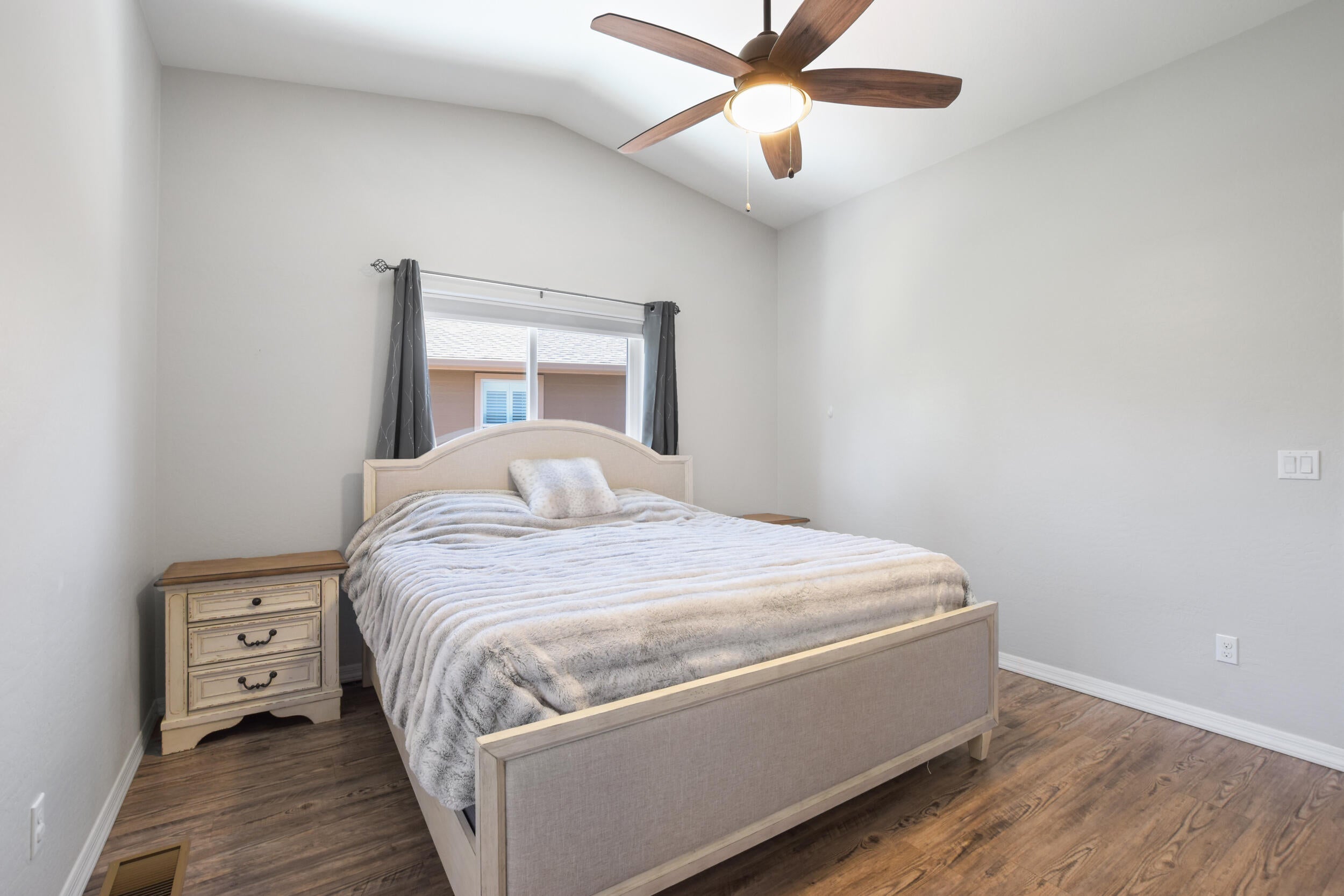 Payson, Arizona, 85541, United States, 4 Bedrooms Bedrooms, ,3 BathroomsBathrooms,Residential,For Sale,1821332