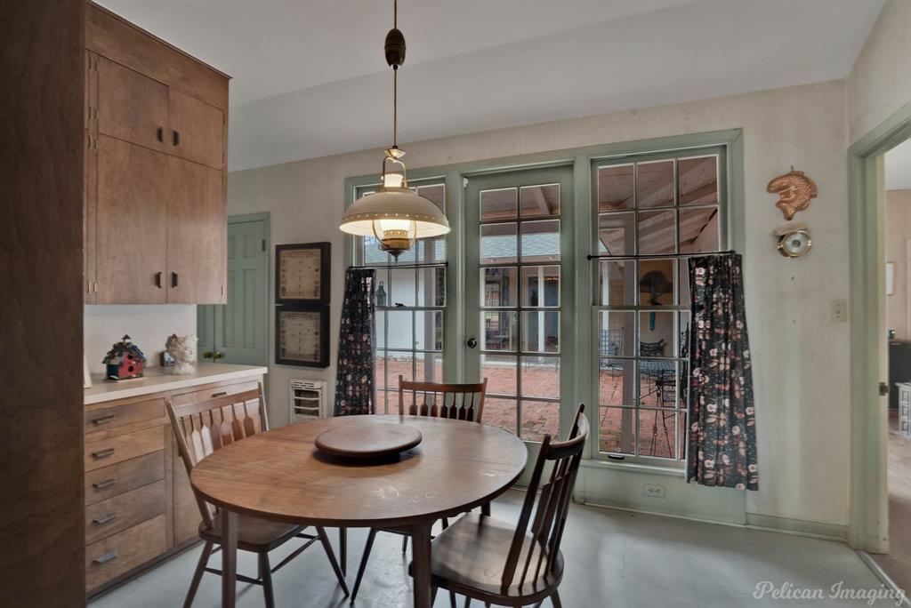 Shreveport, Louisiana, 71106, United States, 5 Bedrooms Bedrooms, ,4 BathroomsBathrooms,Residential,For Sale,1829039