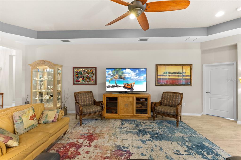 Sarasota, Florida, 34243, United States, 3 Bedrooms Bedrooms, ,2 BathroomsBathrooms,Residential,For Sale,1917004