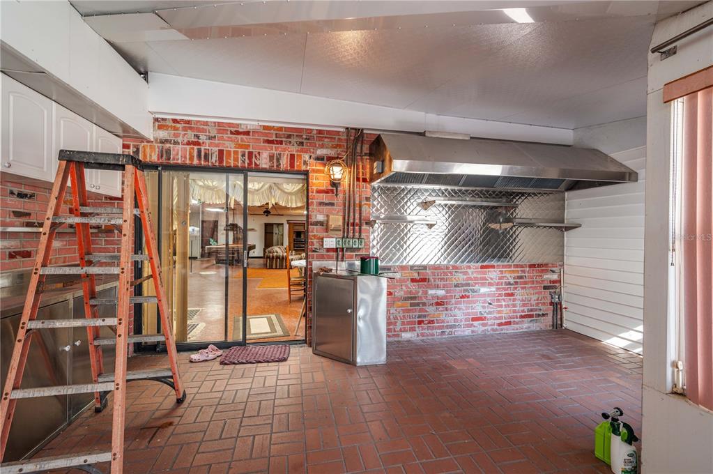 4911 W Sam Allen Road, Plant City, Florida, 33565, United States, 5 Bedrooms Bedrooms, ,3 BathroomsBathrooms,Residential,For Sale,4911 W Sam Allen Road,1672218