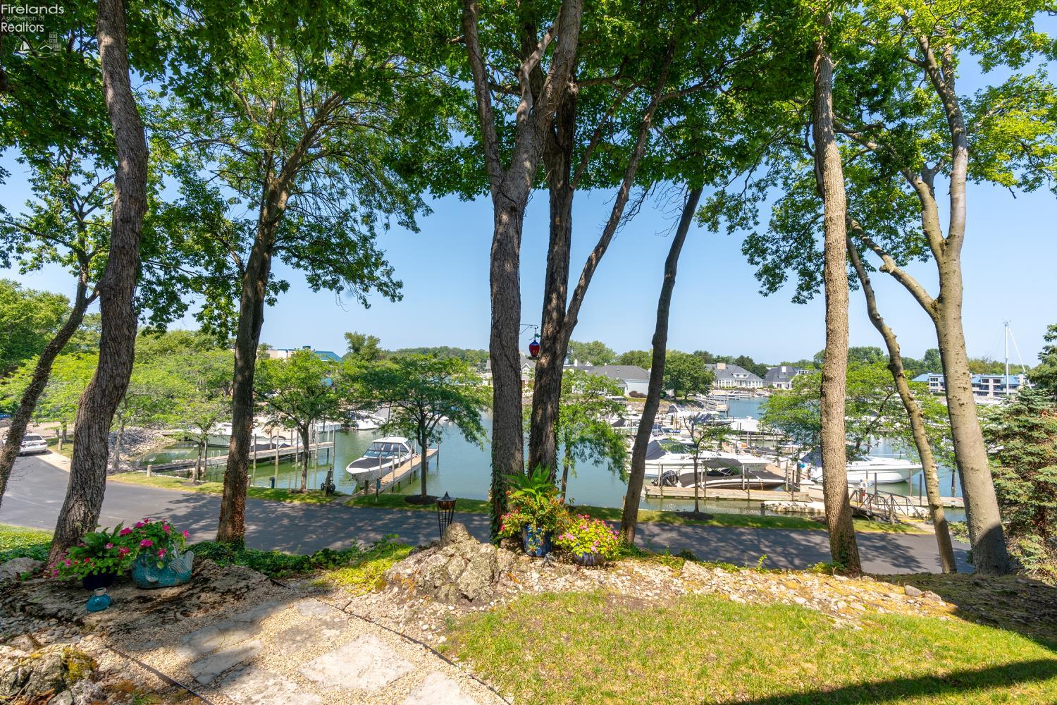 Port Clinton, Ohio, 43452-3072, United States, 2 Bedrooms Bedrooms, ,2 BathroomsBathrooms,Residential,For Sale,1915174
