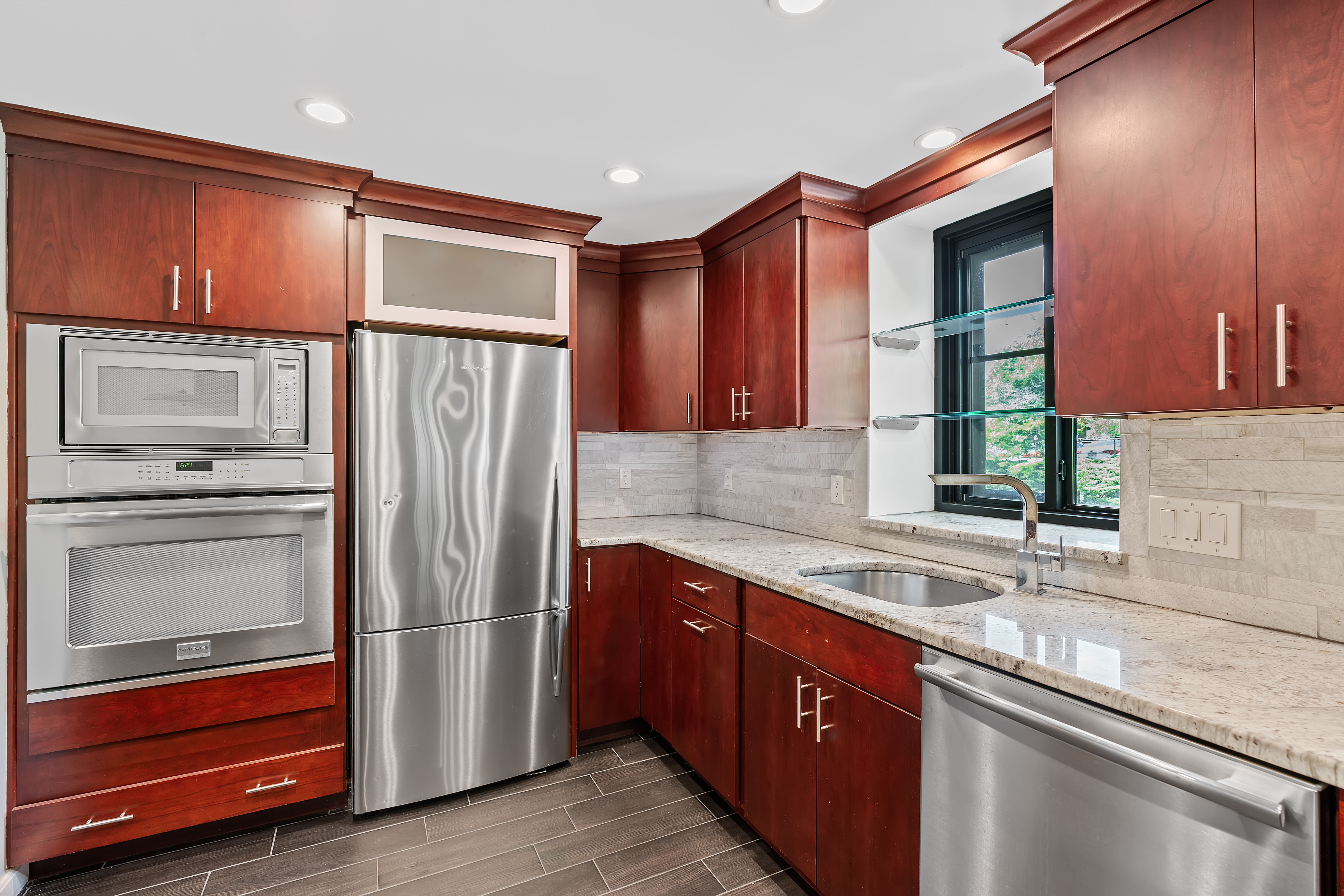  100 Ledgewood Drive, Unit 319, Stoneham, MA, 02180 - 物件實景