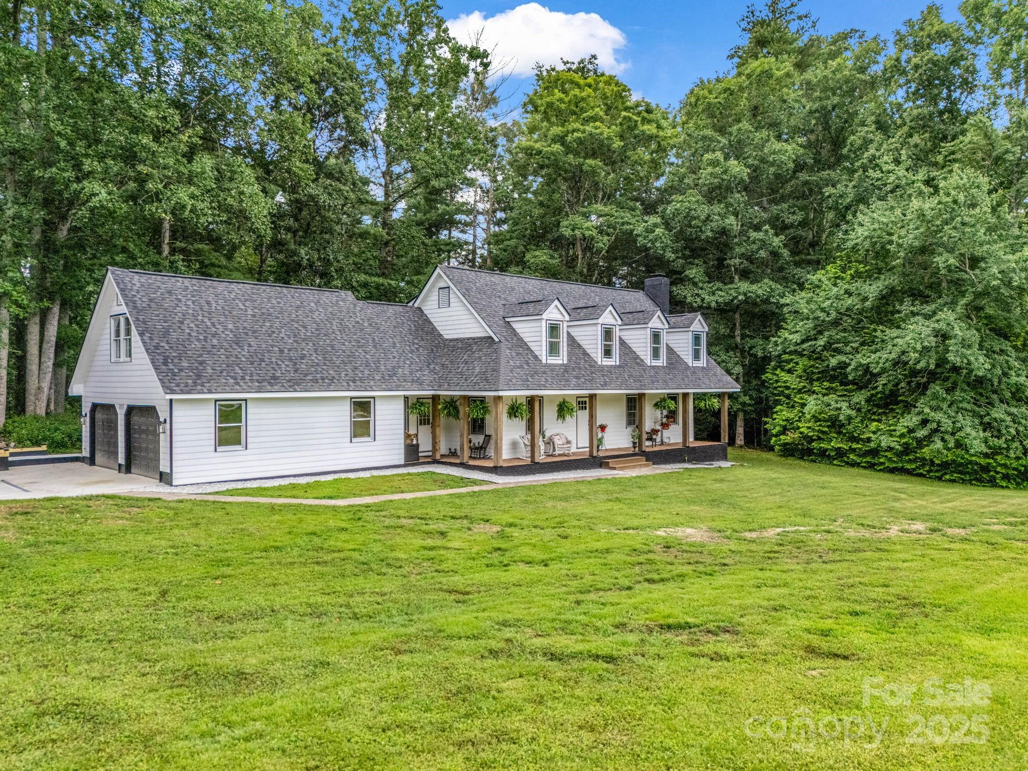 Hendersonville, North Carolina, 28791, United States, 4 Bedrooms Bedrooms, ,3 BathroomsBathrooms,Residential,For Sale,1973922