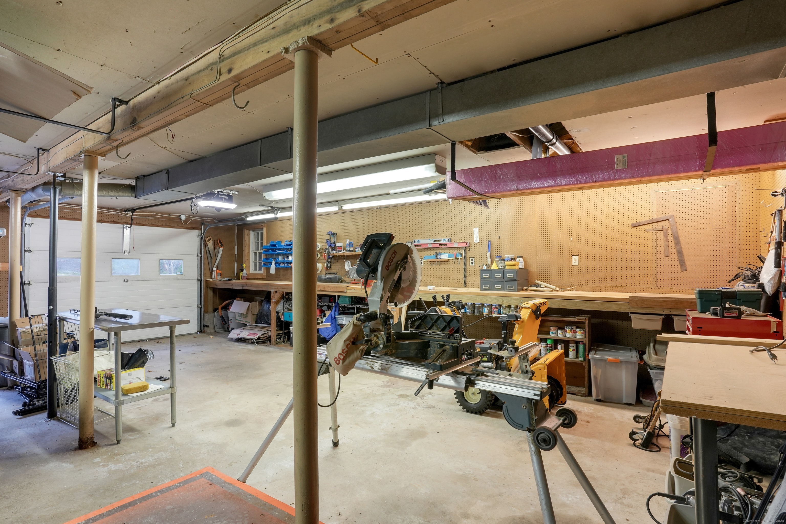 Canton, Connecticut, 06019, United States, 4 Bedrooms Bedrooms, ,3 BathroomsBathrooms,Residential,For Sale,1987943