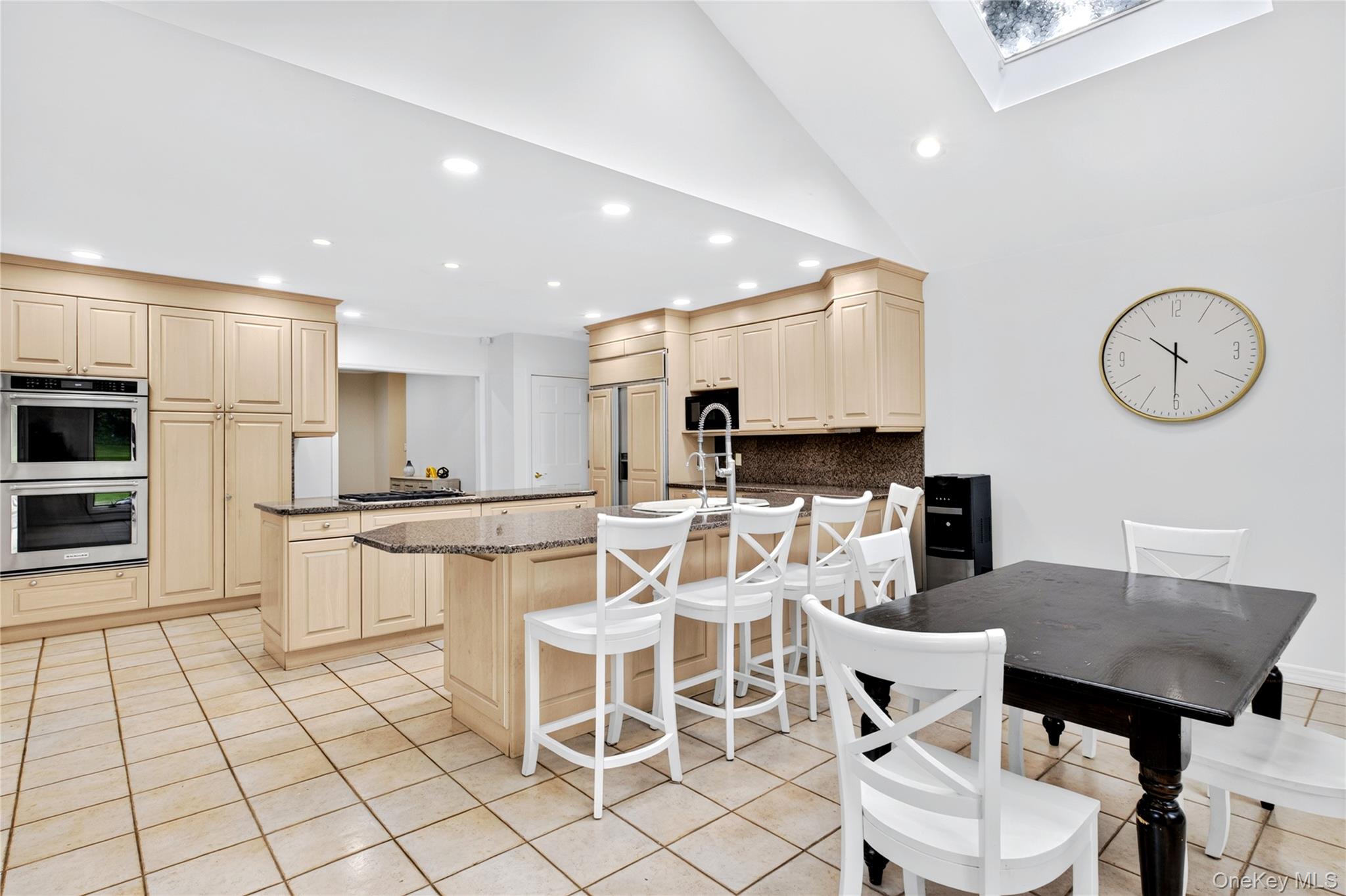  14 Maplewood Lane, East Hills, NY, 11576 - 物件實景
