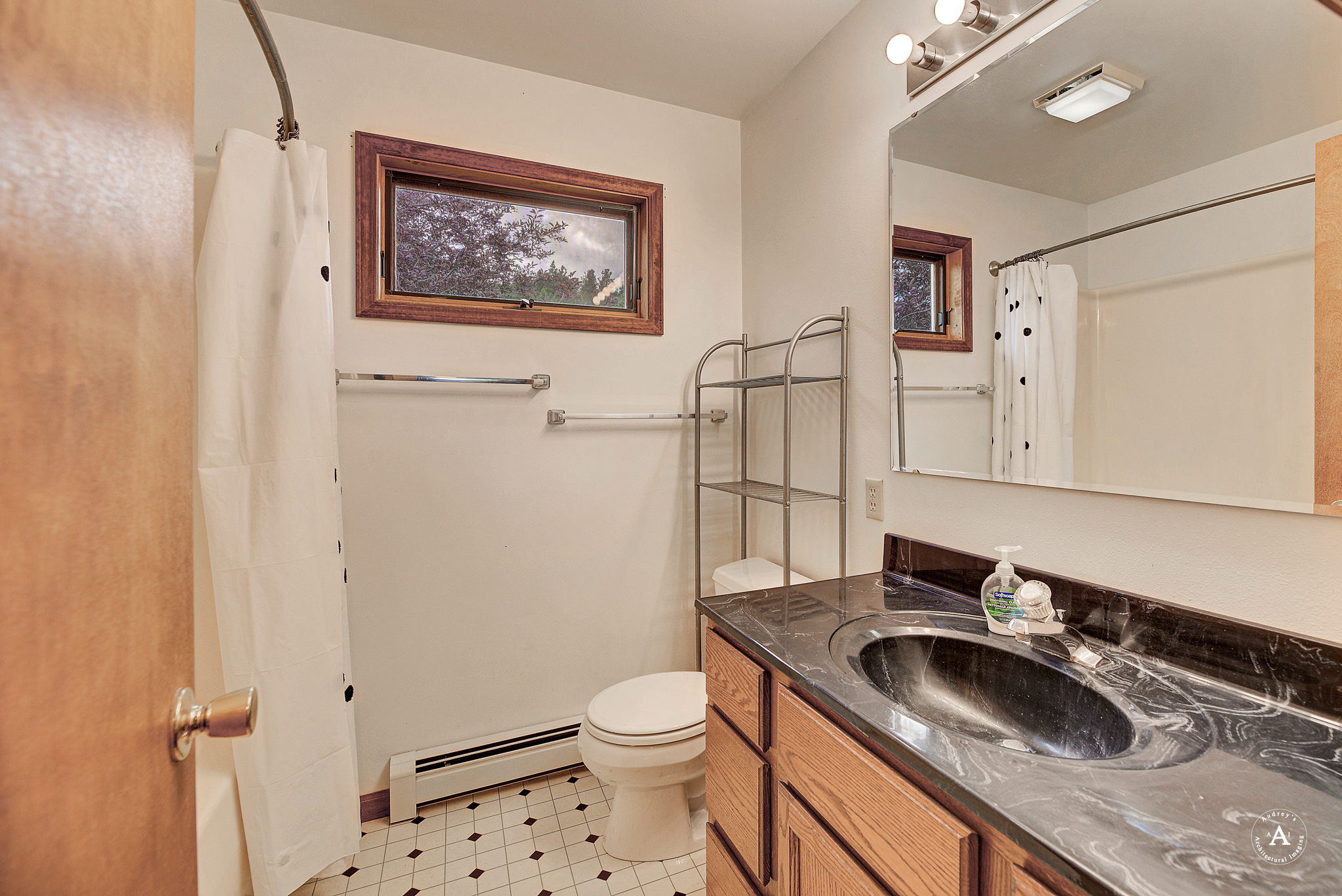 Helena, Montana, 59601, United States, 5 Bedrooms Bedrooms, ,4 BathroomsBathrooms,Residential,For Sale,1974729