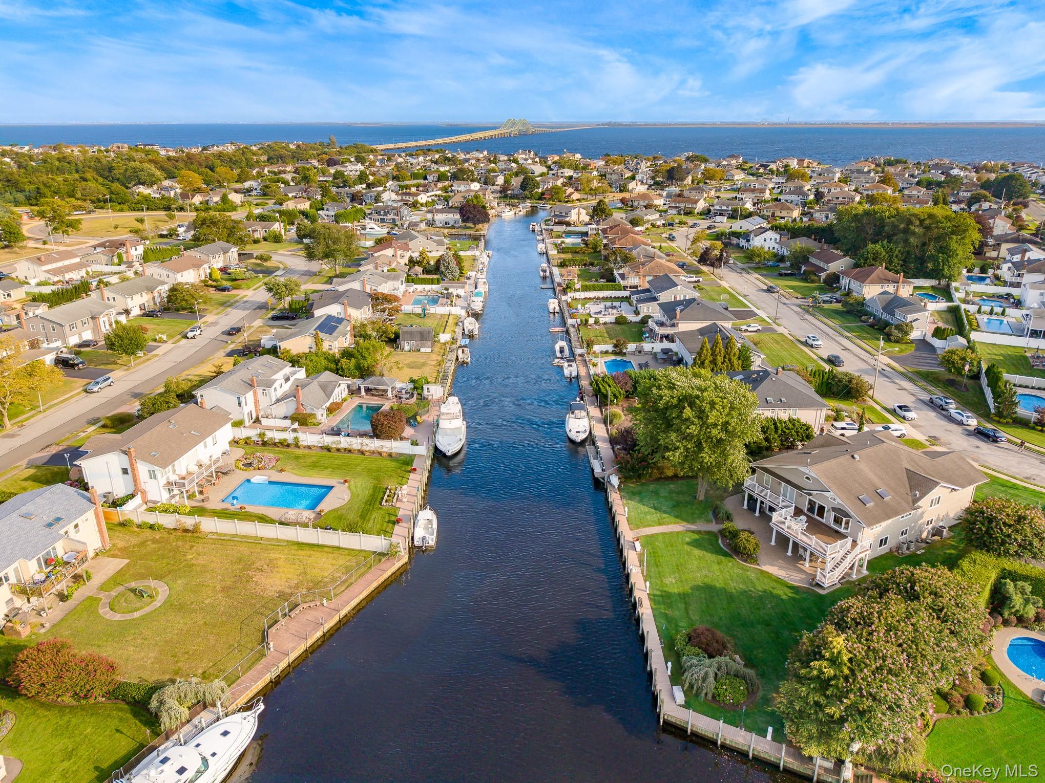 West Islip, New York, 11795, United States, 5 Bedrooms Bedrooms, ,5 BathroomsBathrooms,Residential,For Sale,1943882