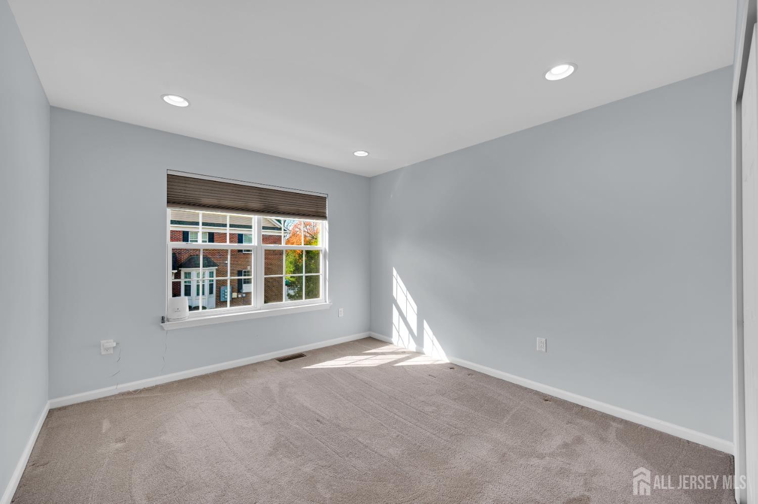 North Brunswick, New Jersey, 08902, United States, 3 Bedrooms Bedrooms, ,4 BathroomsBathrooms,Residential,For Sale,1987808