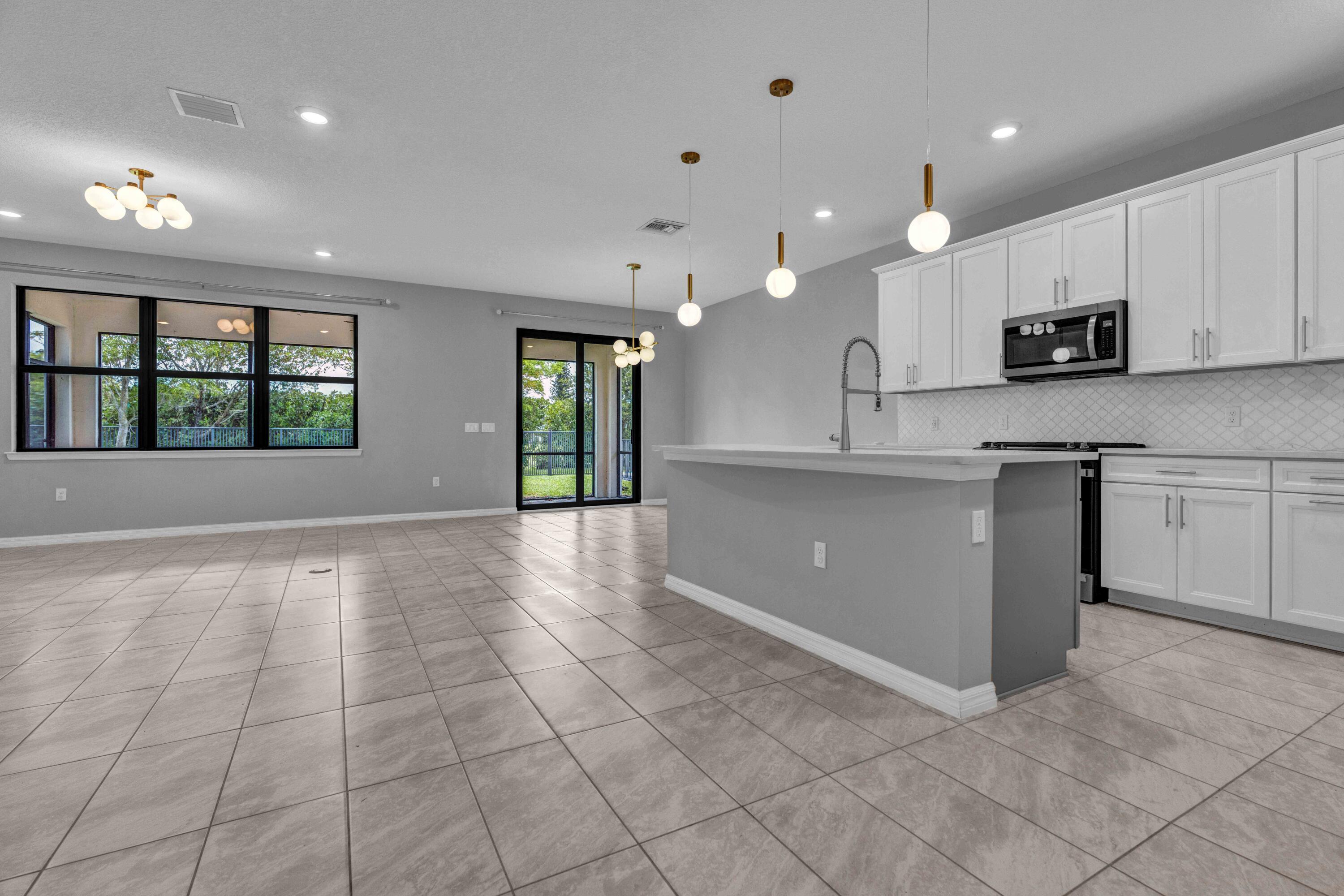 Lake Worth, Florida, 33467, United States, 5 Bedrooms Bedrooms, ,3 BathroomsBathrooms,Residential,For Sale,2048468