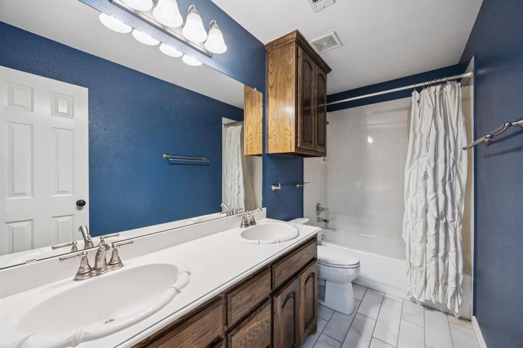 Lavon, Texas, 75166, United States, 4 Bedrooms Bedrooms, ,2 BathroomsBathrooms,Residential,For Sale,1865641