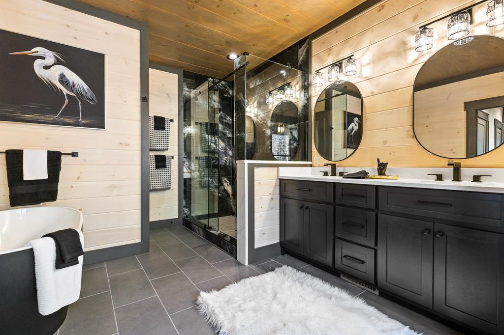 Mineral Bluff, Georgia, 30559, United States, 4 Bedrooms Bedrooms, ,5 BathroomsBathrooms,Residential,For Sale,1986837