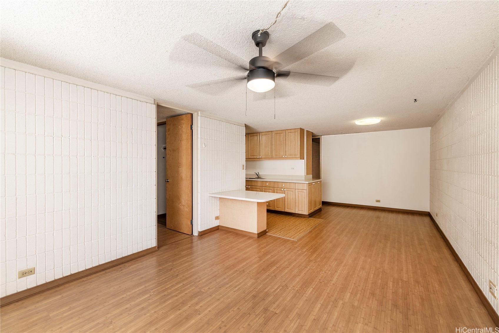 Likini St, Honolulu, HI 96818 #1