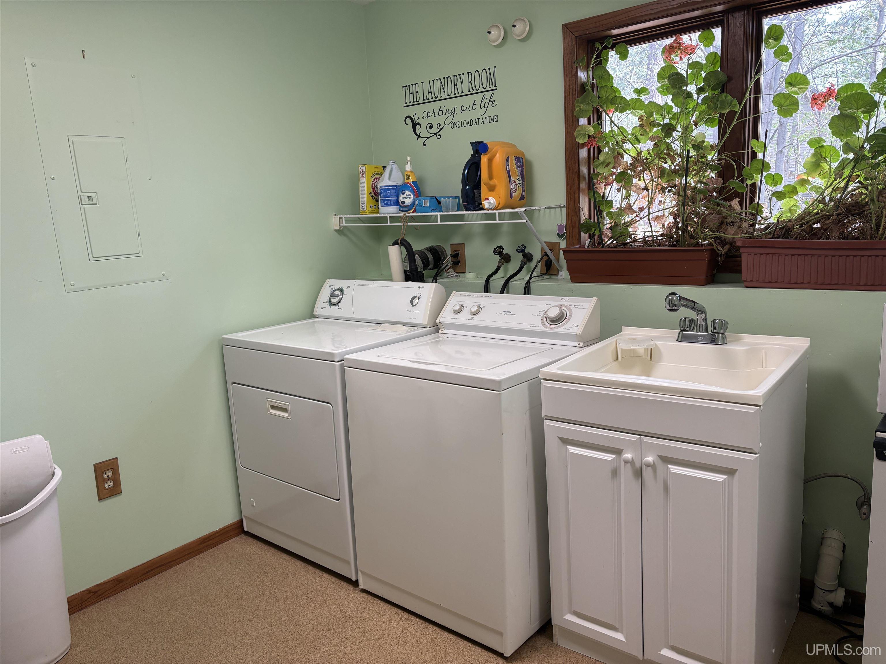 Marquette, Michigan, 49855, United States, 4 Bedrooms Bedrooms, ,3 BathroomsBathrooms,Residential,For Sale,1849824