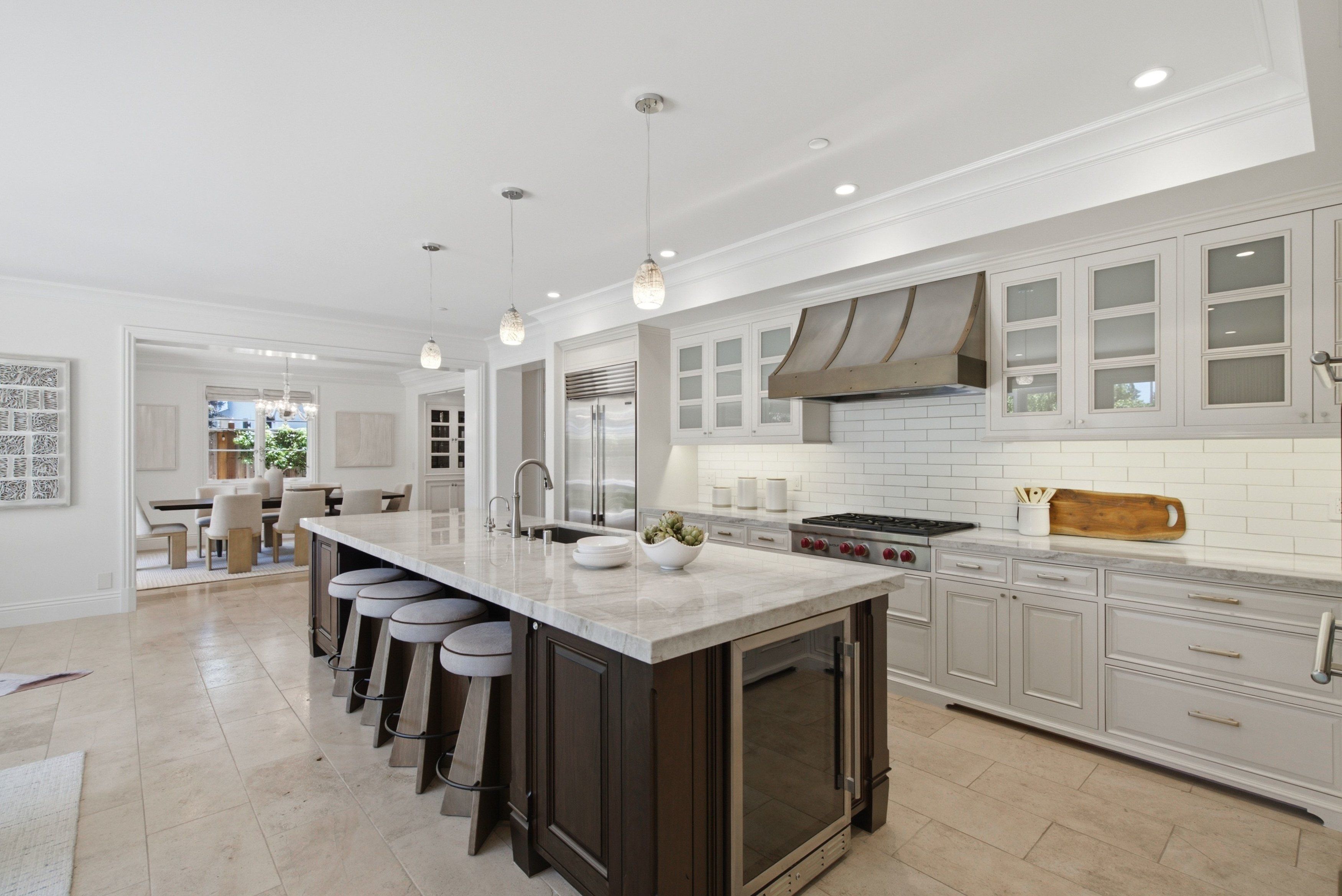  Beautifully Remodeled with Designer Finishes - 物件實景