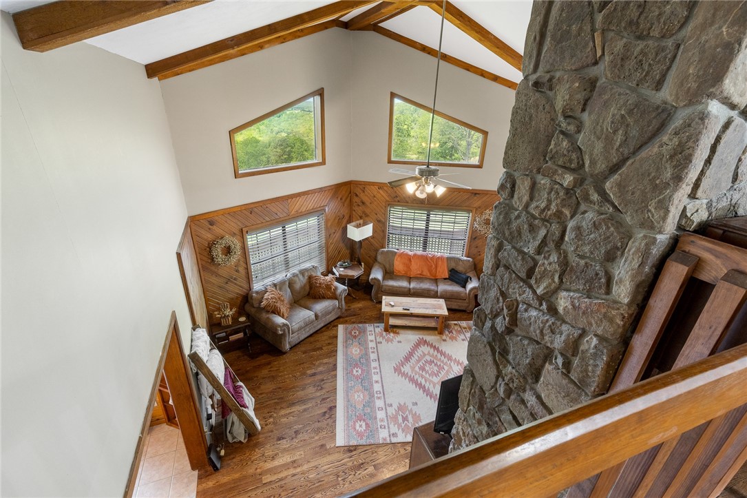 Compton, Arkansas, 72624, United States, 5 Bedrooms Bedrooms, ,3 BathroomsBathrooms,Residential,For Sale,1805954