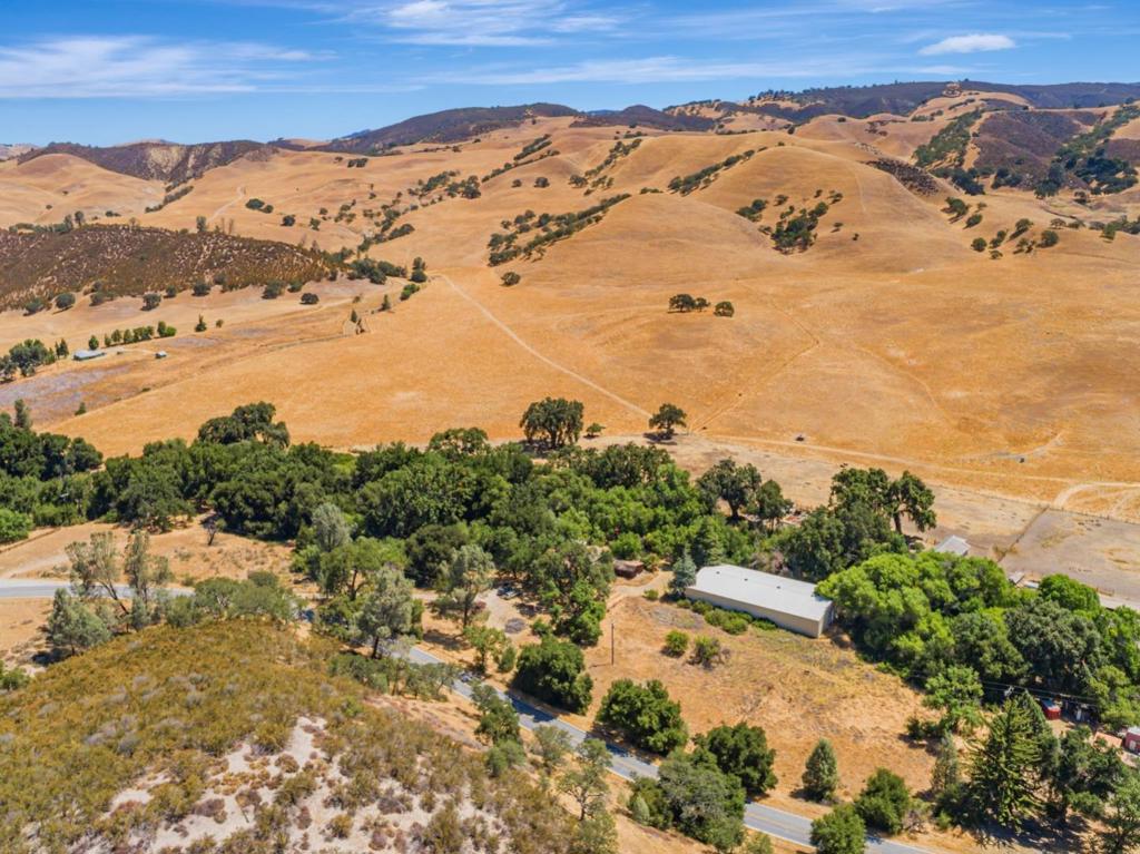 Paicines, California, 95043, United States, 4 Bedrooms Bedrooms, ,2 BathroomsBathrooms,Residential,For Sale,1981055