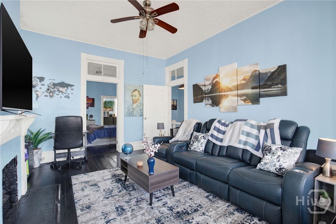 Savannah, Georgia, 31401, United States, 2 Bedrooms Bedrooms, ,3 BathroomsBathrooms,Residential,For Sale,2031134