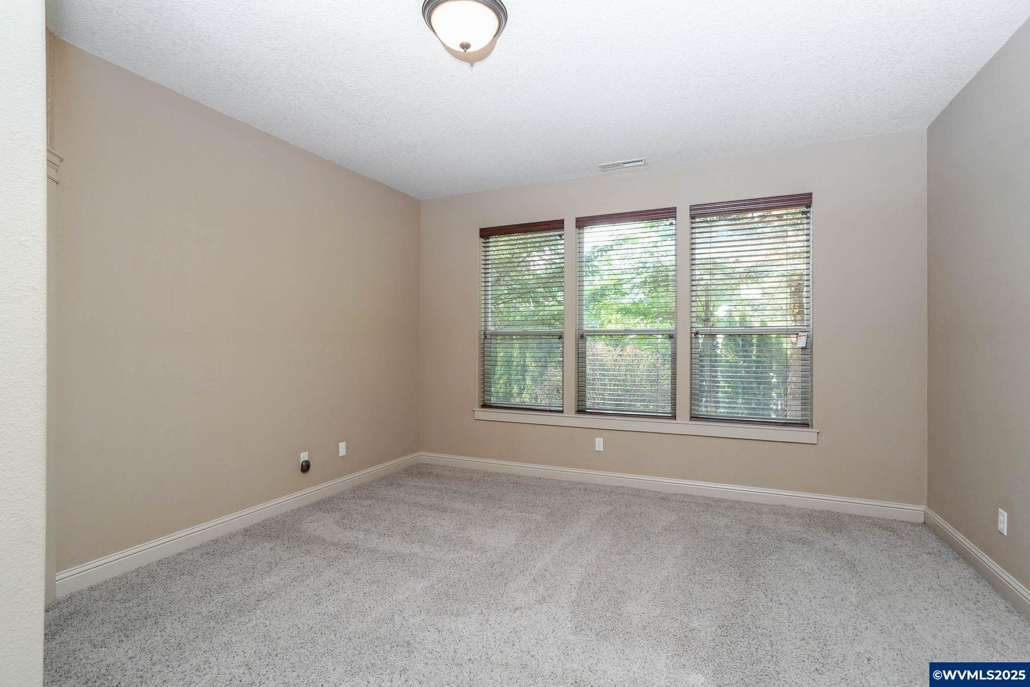 Salem, Oregon, 97306, United States, 4 Bedrooms Bedrooms, ,3 BathroomsBathrooms,Residential,For Sale,1906956