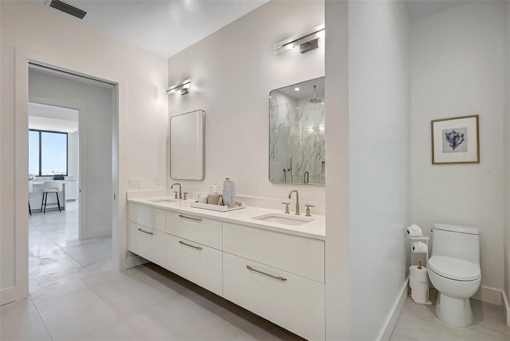 Sarasota, Florida, 34236, United States, 3 Bedrooms Bedrooms, ,4 BathroomsBathrooms,Residential,For Sale,1828539