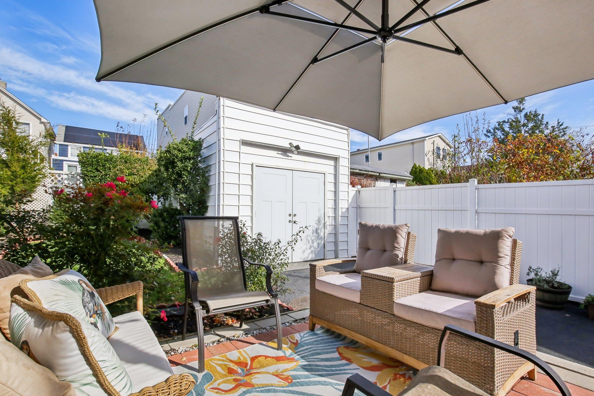 Bayonne, New Jersey, 07002, United States, 3 Bedrooms Bedrooms, ,2 BathroomsBathrooms,Residential,For Sale,2001492