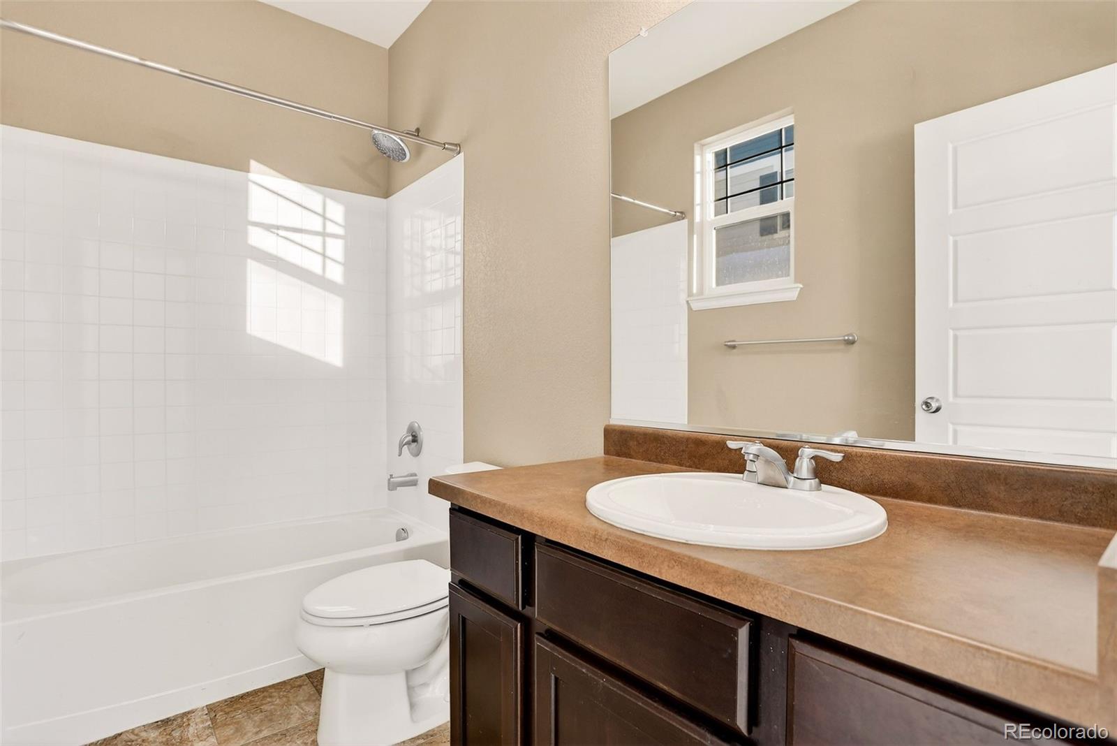 Aurora, Colorado, 80018, United States, 3 Bedrooms Bedrooms, ,3 BathroomsBathrooms,Residential,For Sale,2003114