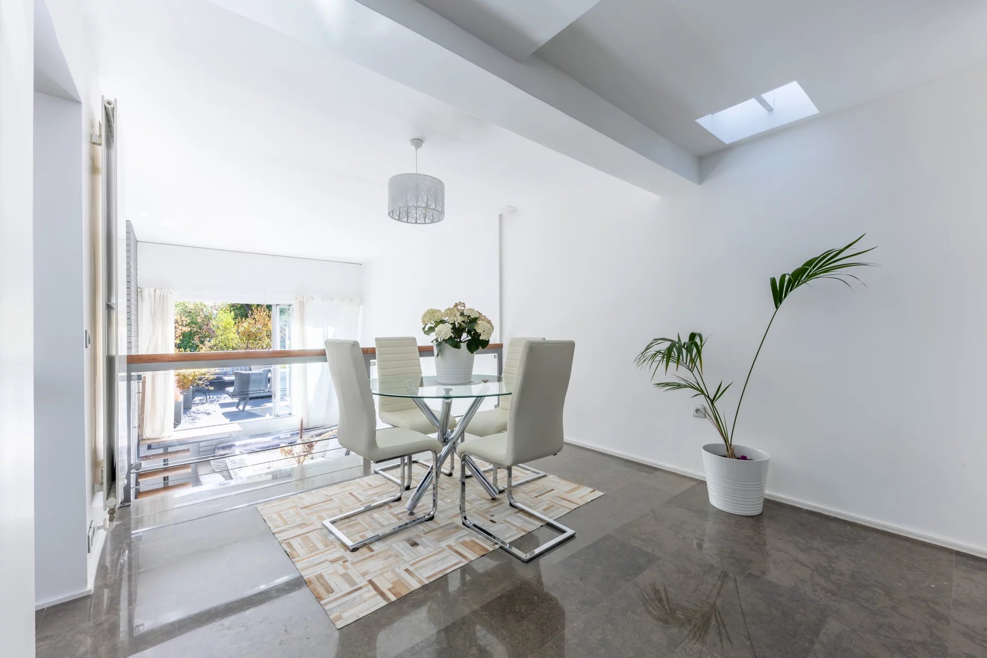 Meudon, Île-de-France, 92190, FR, 4 Bedrooms Bedrooms, ,6 BathroomsBathrooms,Residential,For Sale,1883477