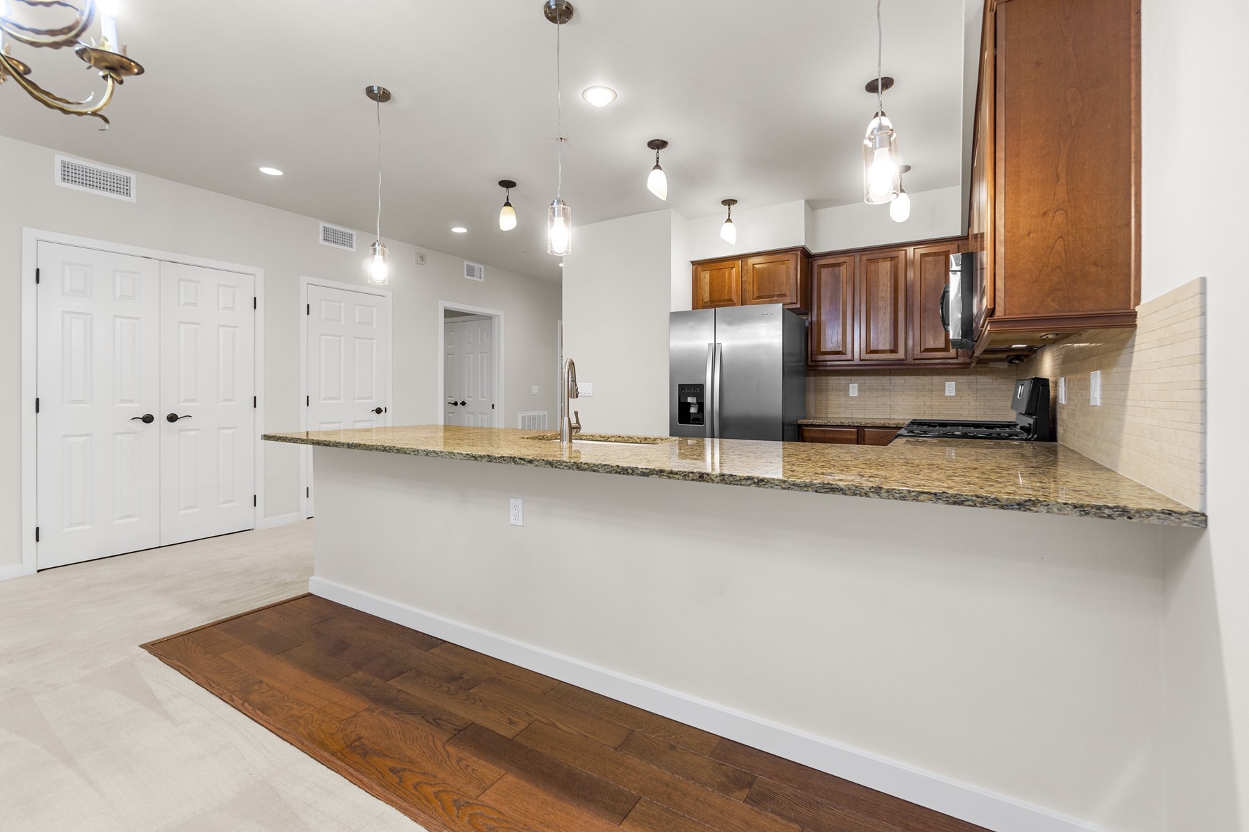  Luxury Waterfront Condo on Spokane River - 物件實景