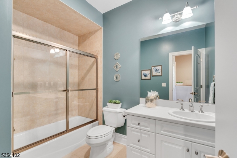 Morristown Town, New Jersey, 07960, United States, 2 Bedrooms Bedrooms, ,3 BathroomsBathrooms,Residential,For Sale,1794347