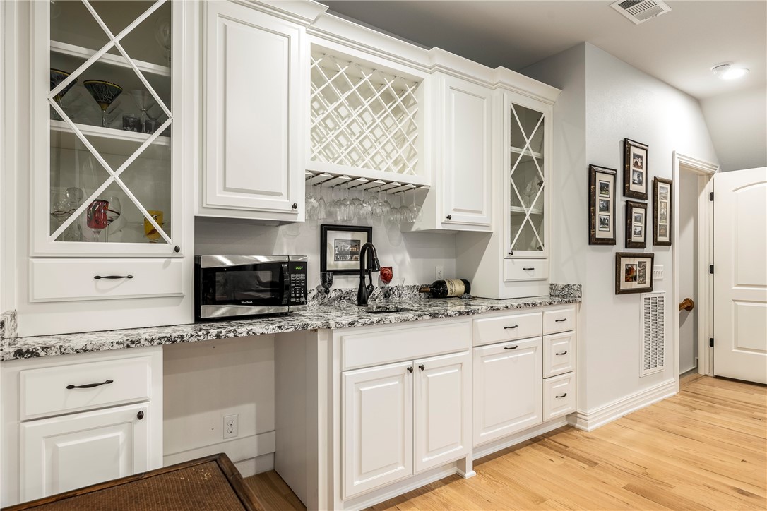 Rogers, Arkansas, 72756, United States, 4 Bedrooms Bedrooms, ,6 BathroomsBathrooms,Residential,For Sale,1987603