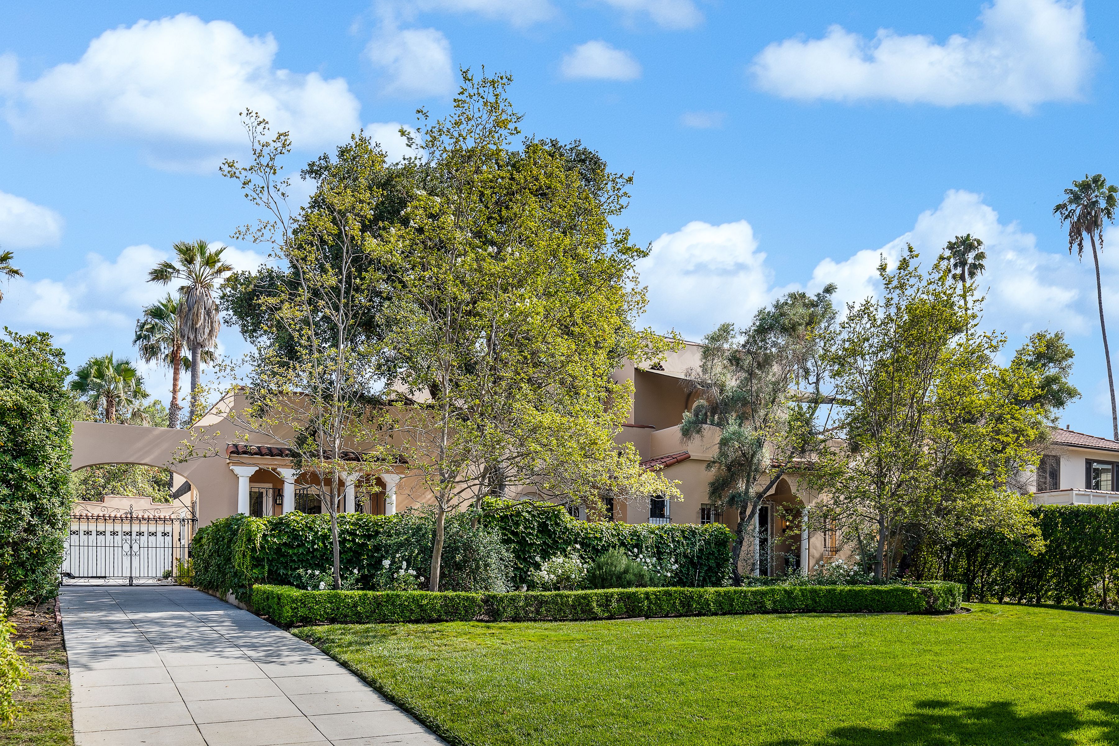 Stunning Italian Revival - 物件實景