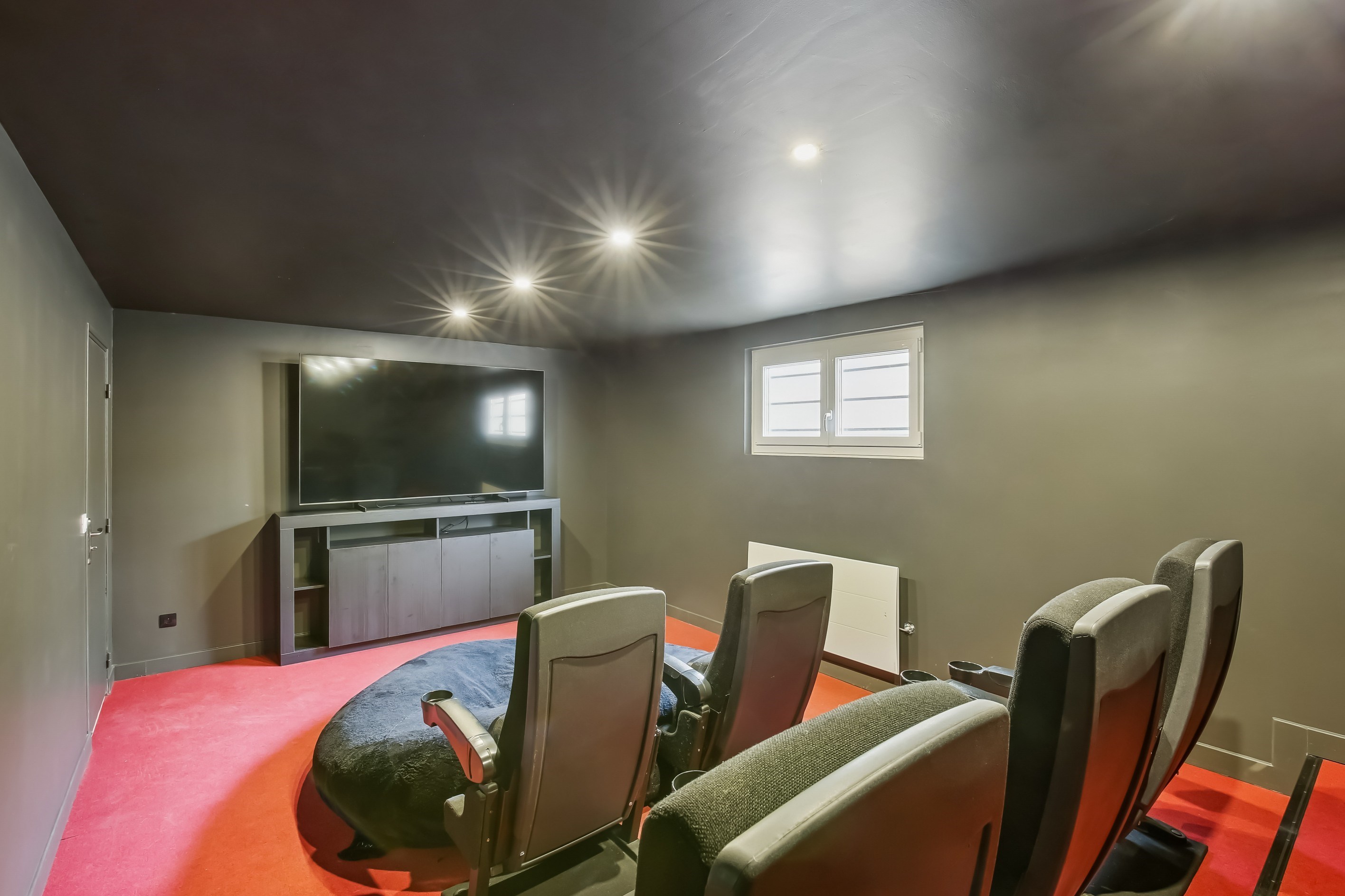  Sole Agent – Exceptional Family Home with Park and Swimming Pool Facing the Sei… - 物件實景